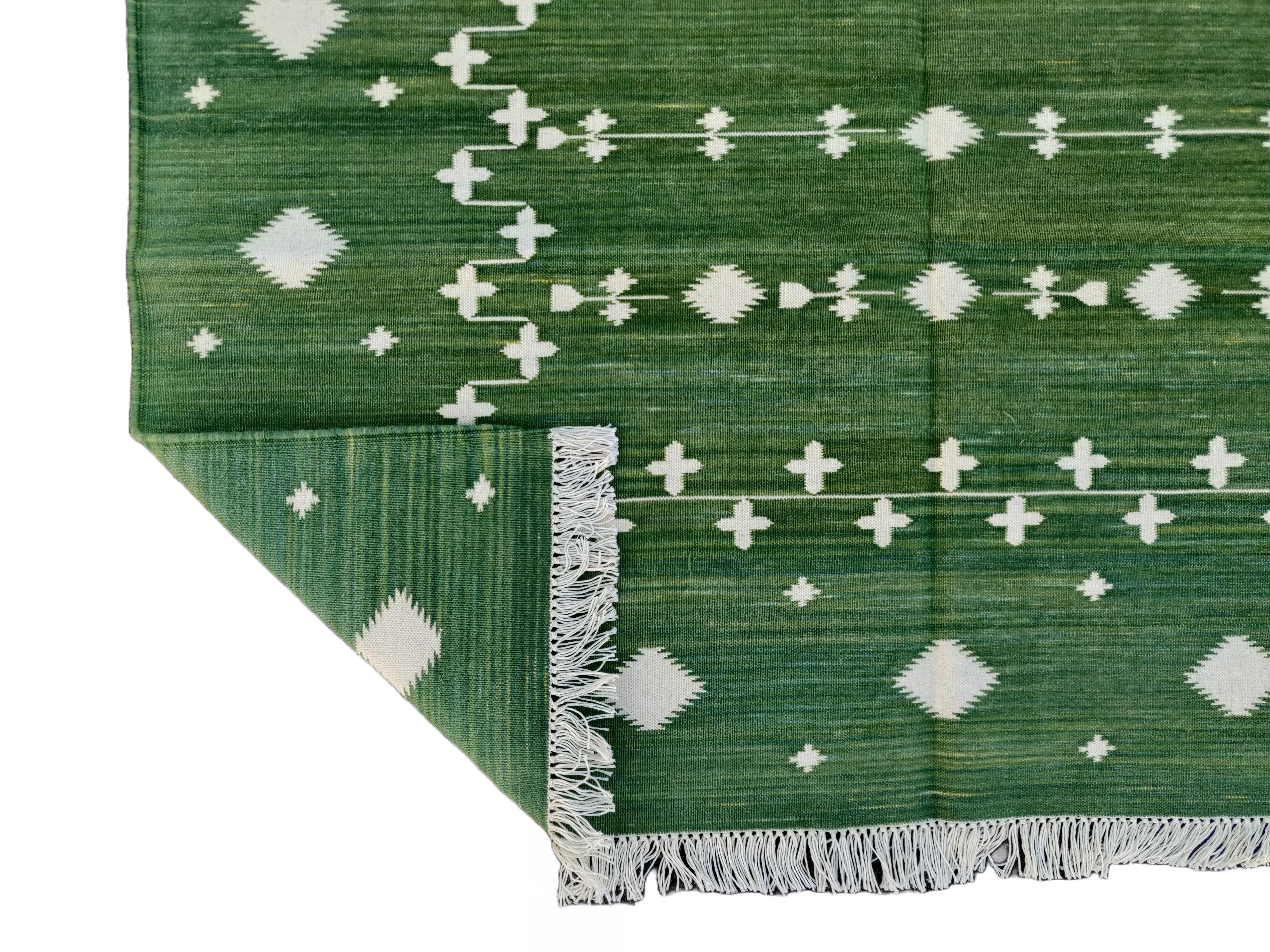 Handgefertigter Flachgewebe-Teppich aus Baumwolle, 4x6 grüner Shooting Star Indischer Dhurrie-Teppich im Angebot 3