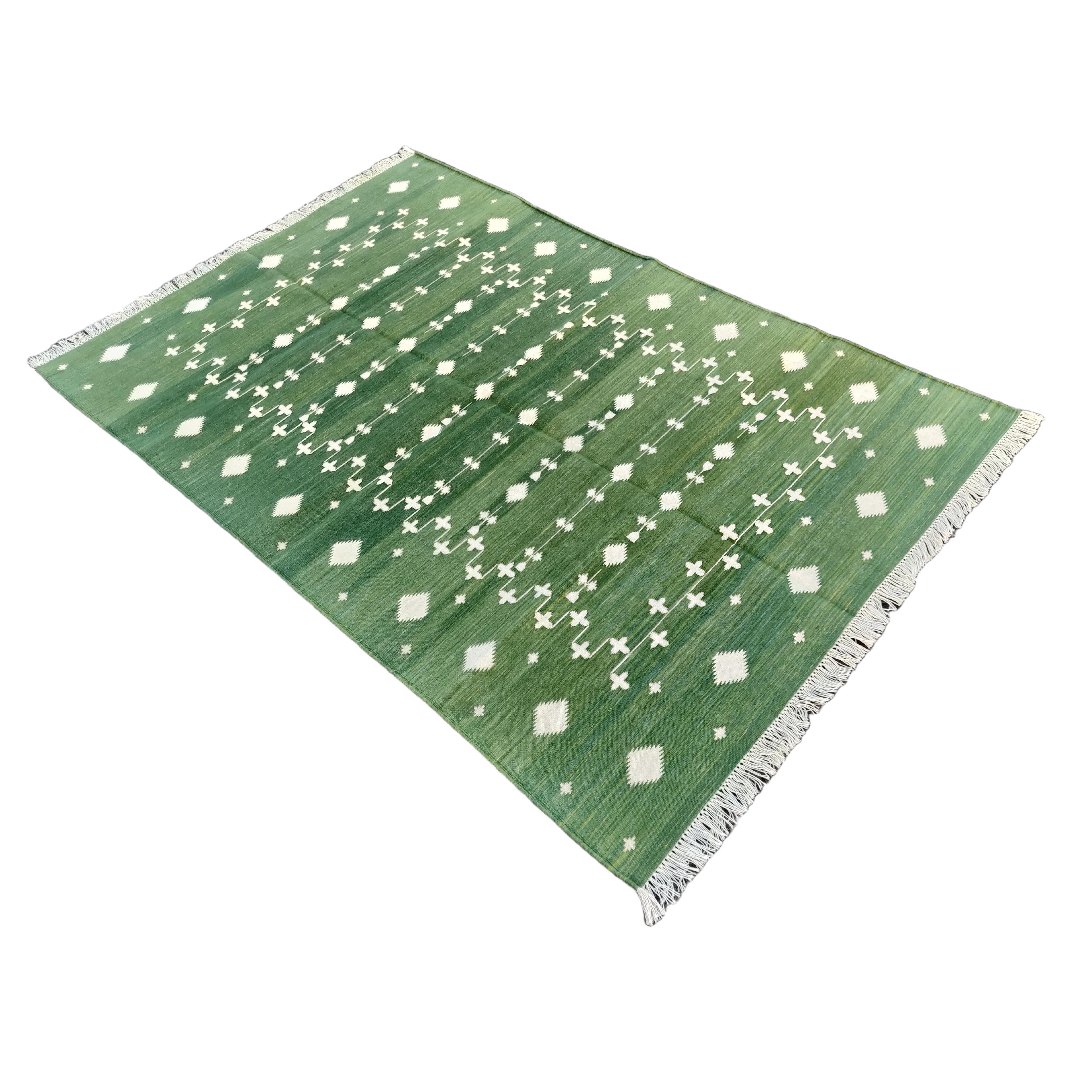 Handgefertigter Flachgewebe-Teppich aus Baumwolle, 4x6 grüner Shooting Star Indischer Dhurrie-Teppich im Angebot
