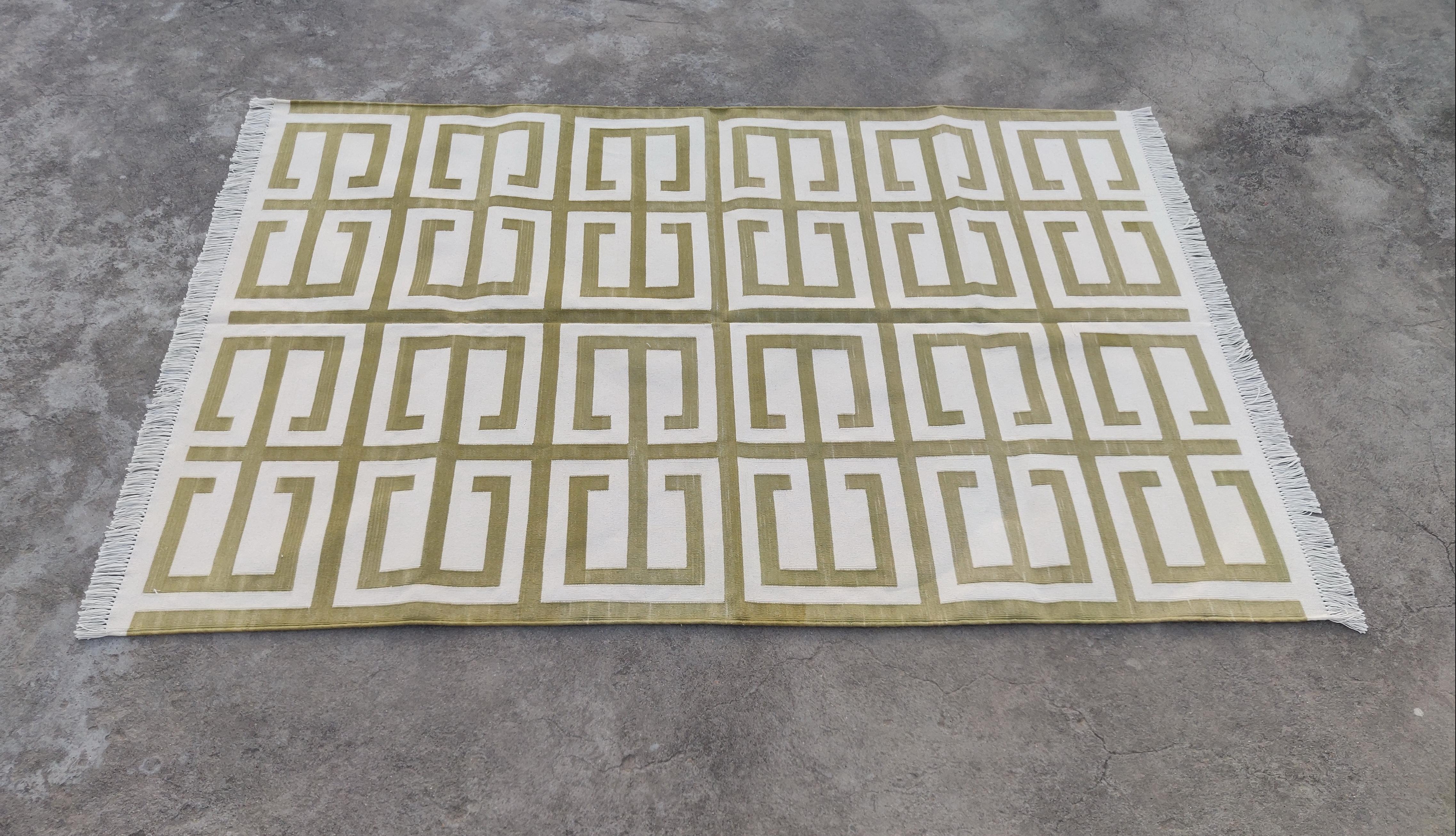 Handmade Cotton Area Flat Weave Rug, 4x6 Green & White Geometric Indian Dhurrie For Sale 4