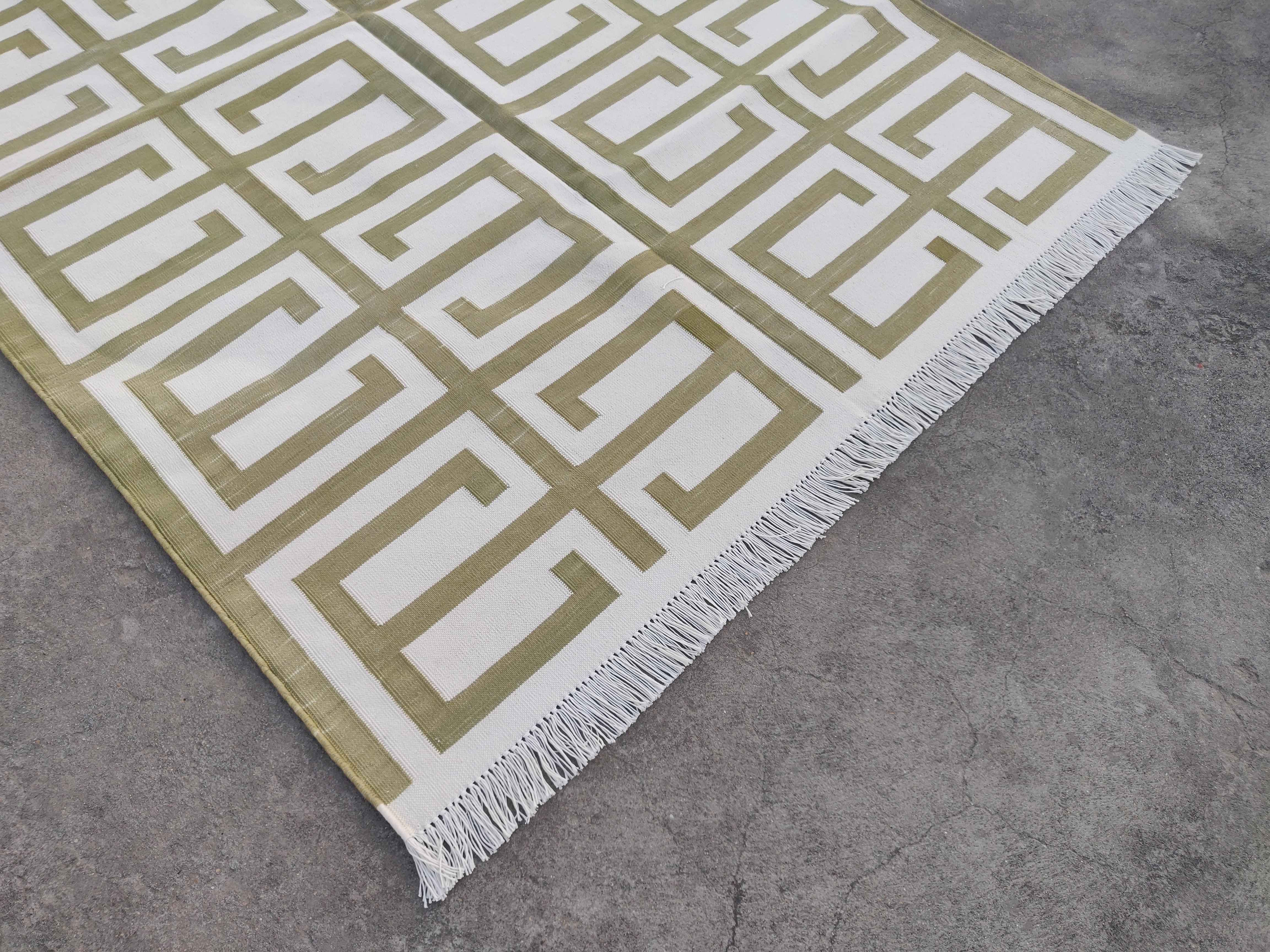 Hand-Woven Handmade Cotton Area Flat Weave Rug, 4x6 Green & White Geometric Indian Dhurrie For Sale