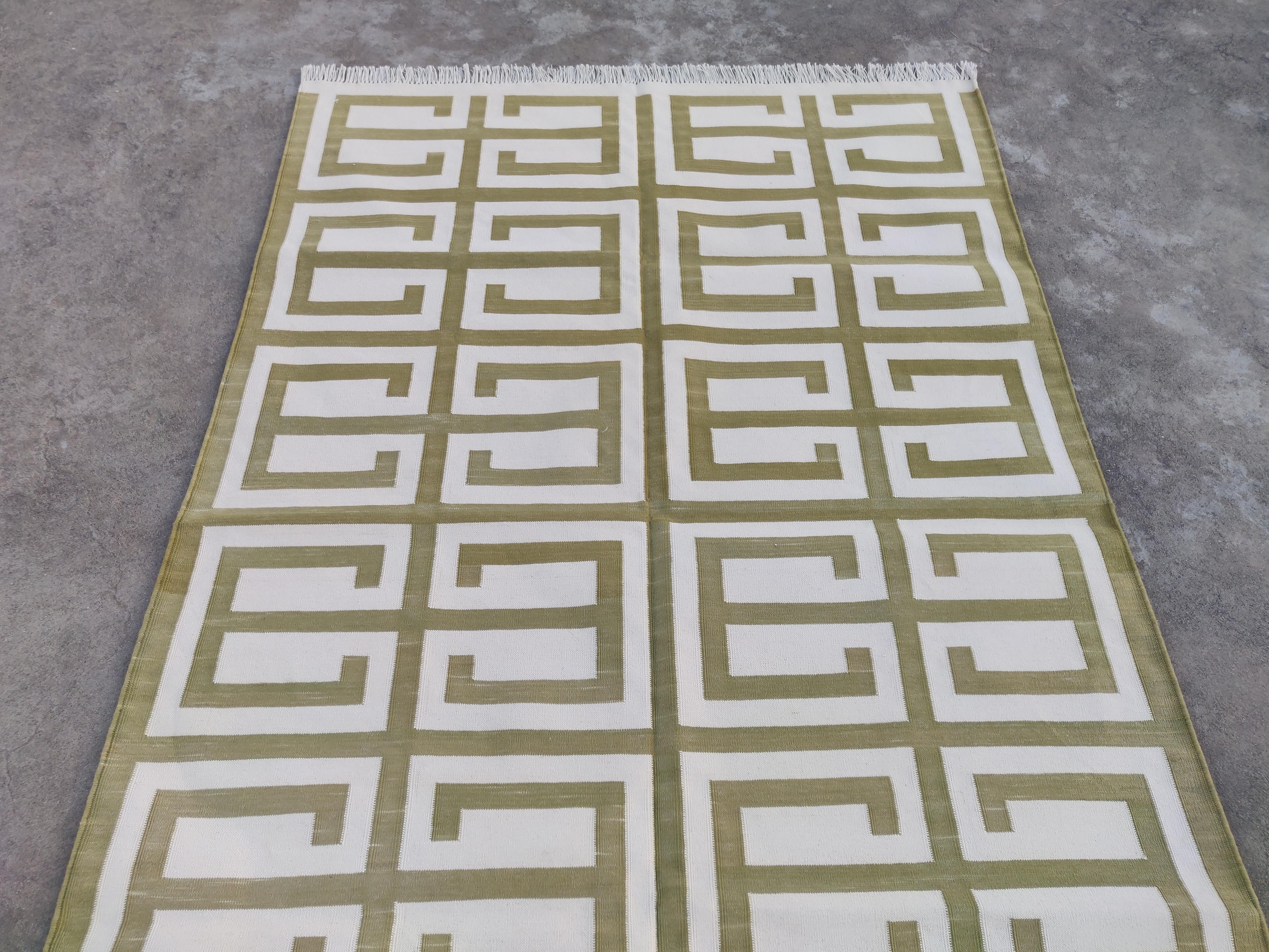 Handmade Cotton Area Flat Weave Rug, 4x6 Green & White Geometric Indian Dhurrie For Sale 1