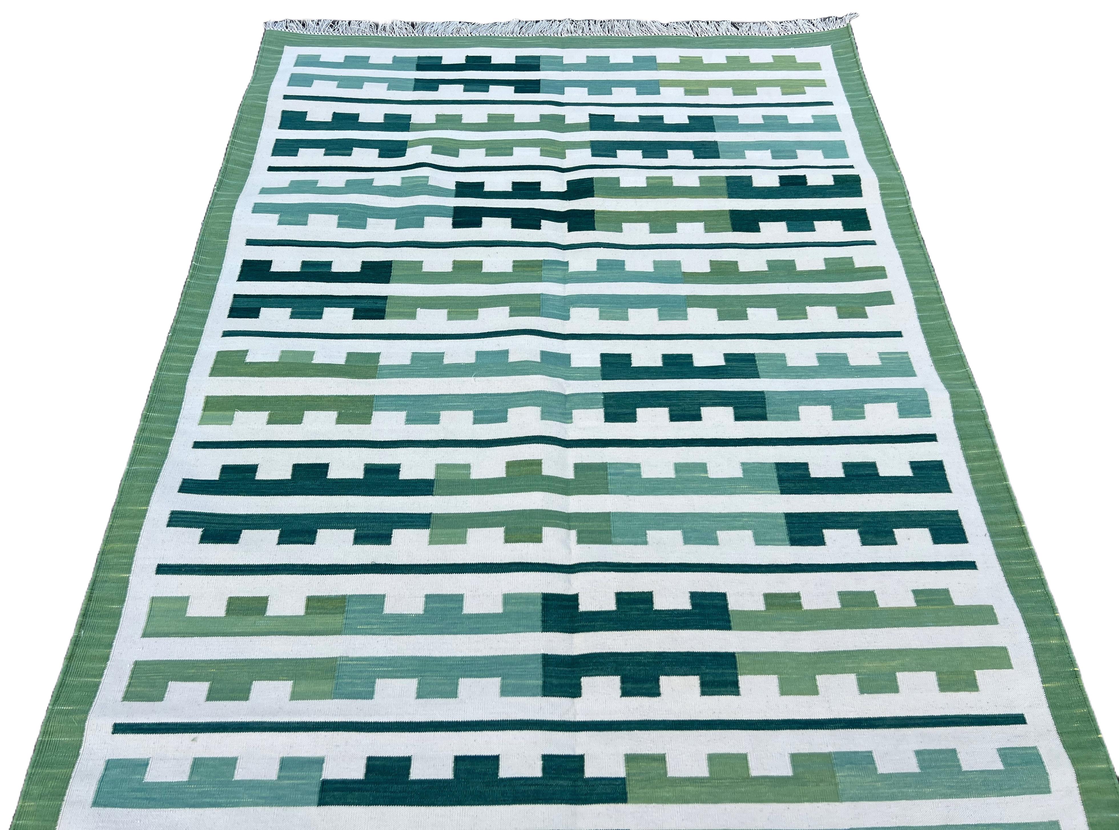XXIe siècle et contemporain Tapis en coton tissé à plat, 4x6 Green, White Striped Dhurrie en vente