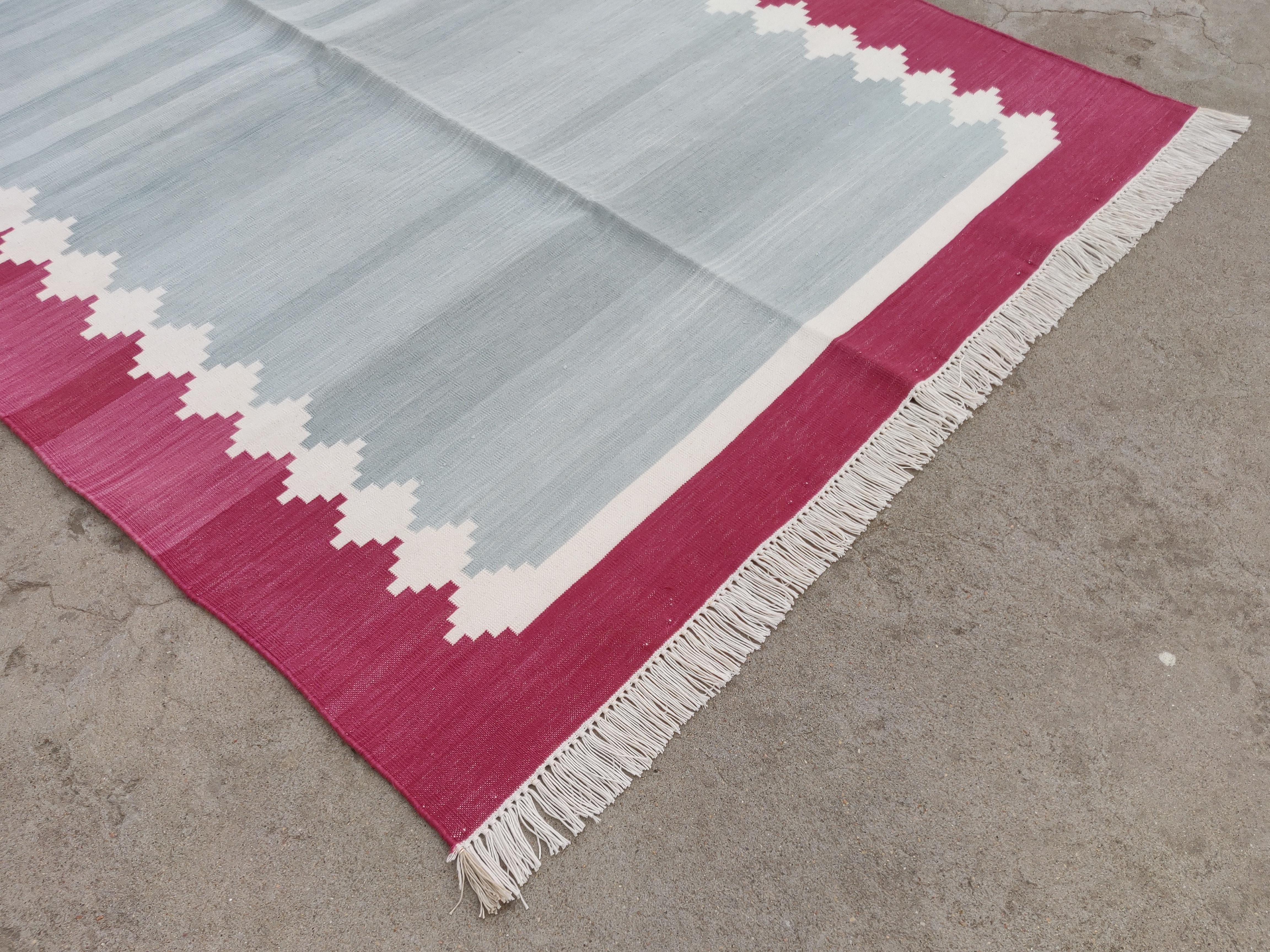 Mid-Century Modern Handmade Cotton Area Flat Weave Rug, 4x6 Grey And Pink Striped Indian Dhurrie For Sale