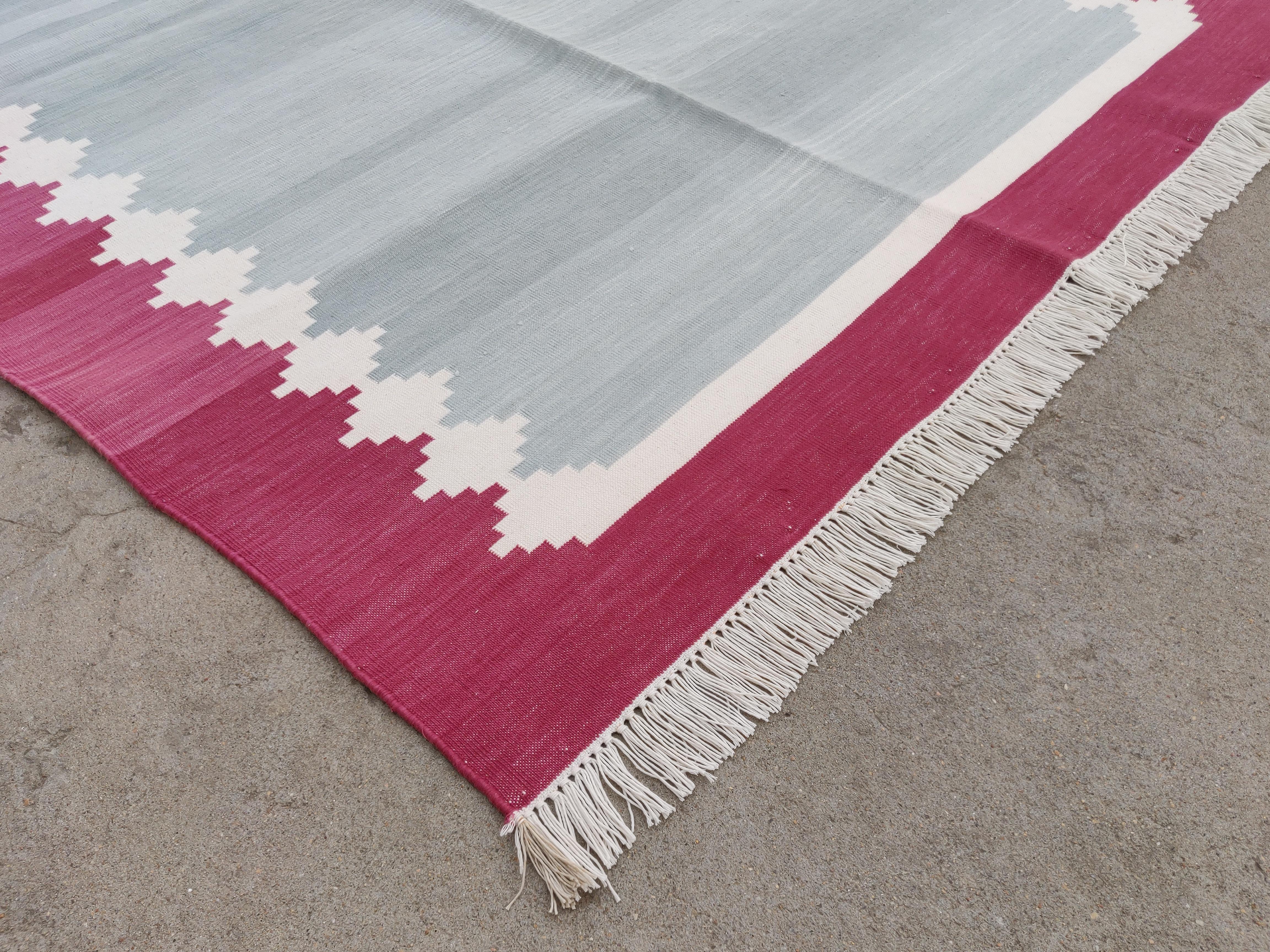 Hand-Woven Handmade Cotton Area Flat Weave Rug, 4x6 Grey And Pink Striped Indian Dhurrie For Sale