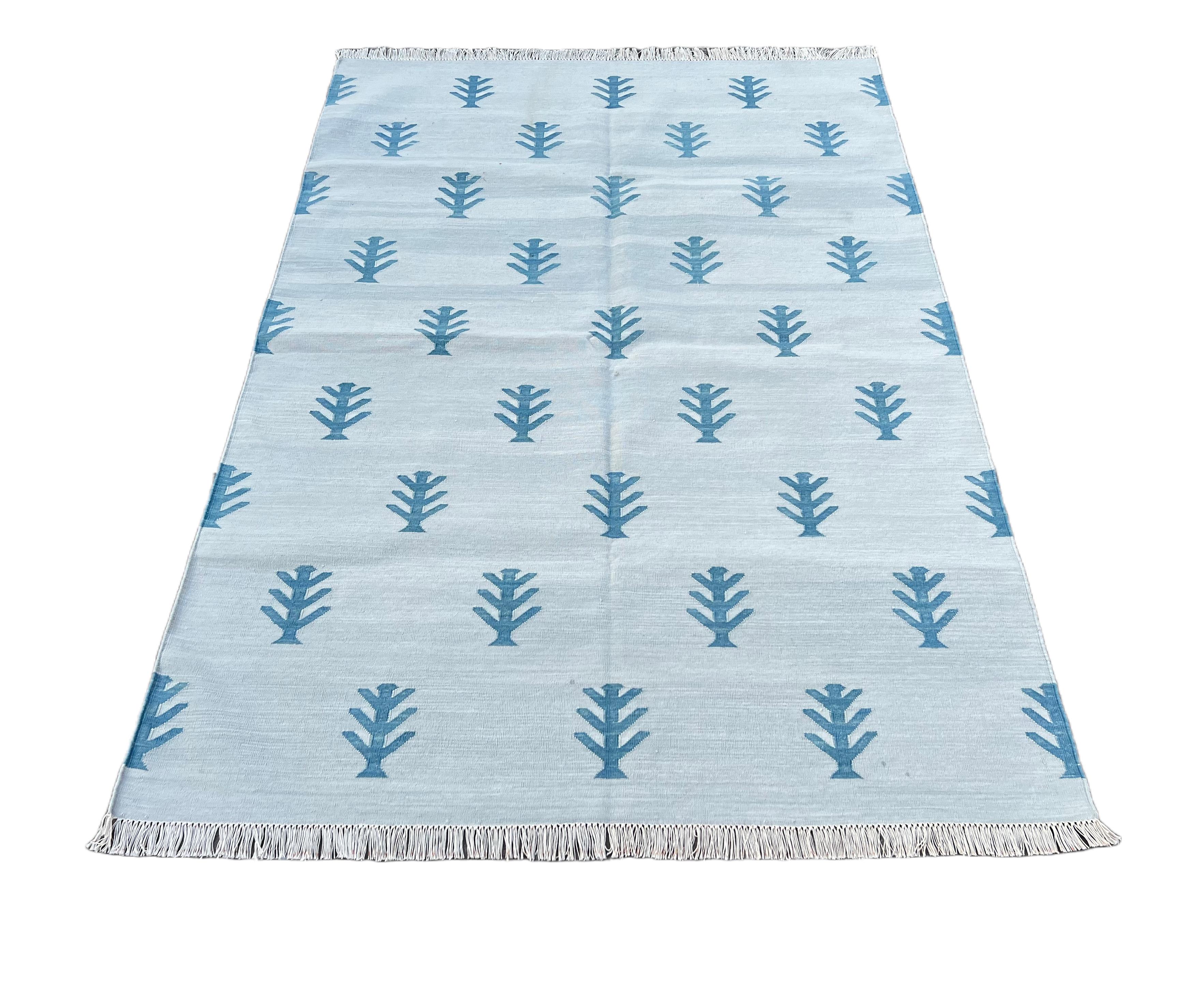 Handmade Cotton Area Flat Weave Rug, 4x6 Grey, Blue Tree Pattern Indian Dhurrie For Sale 3