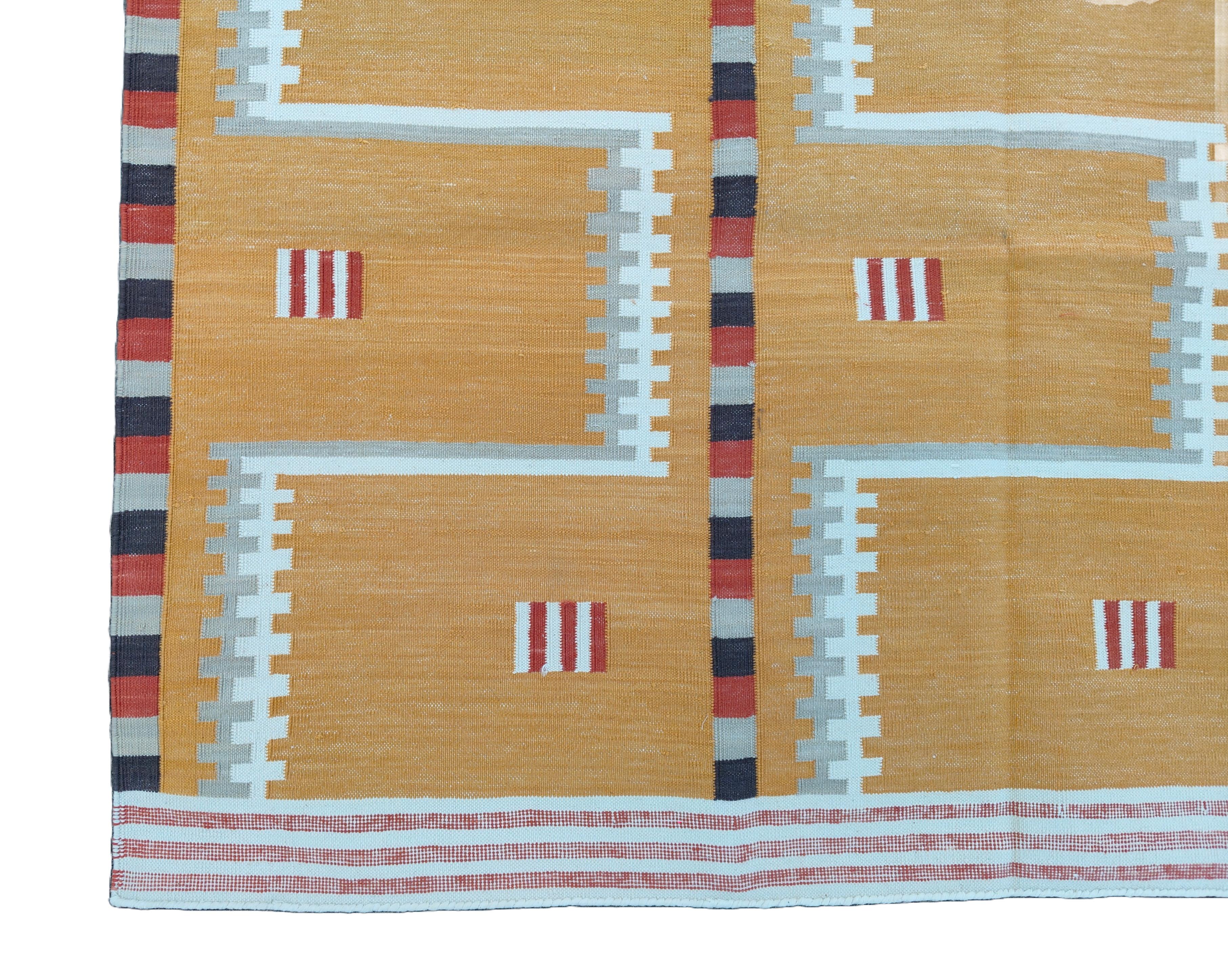 Tappeto a tessitura piatta in cotone fatto a mano, 4x6 Senape, Beige Geometrico Indiano Dhurrie in vendita 2