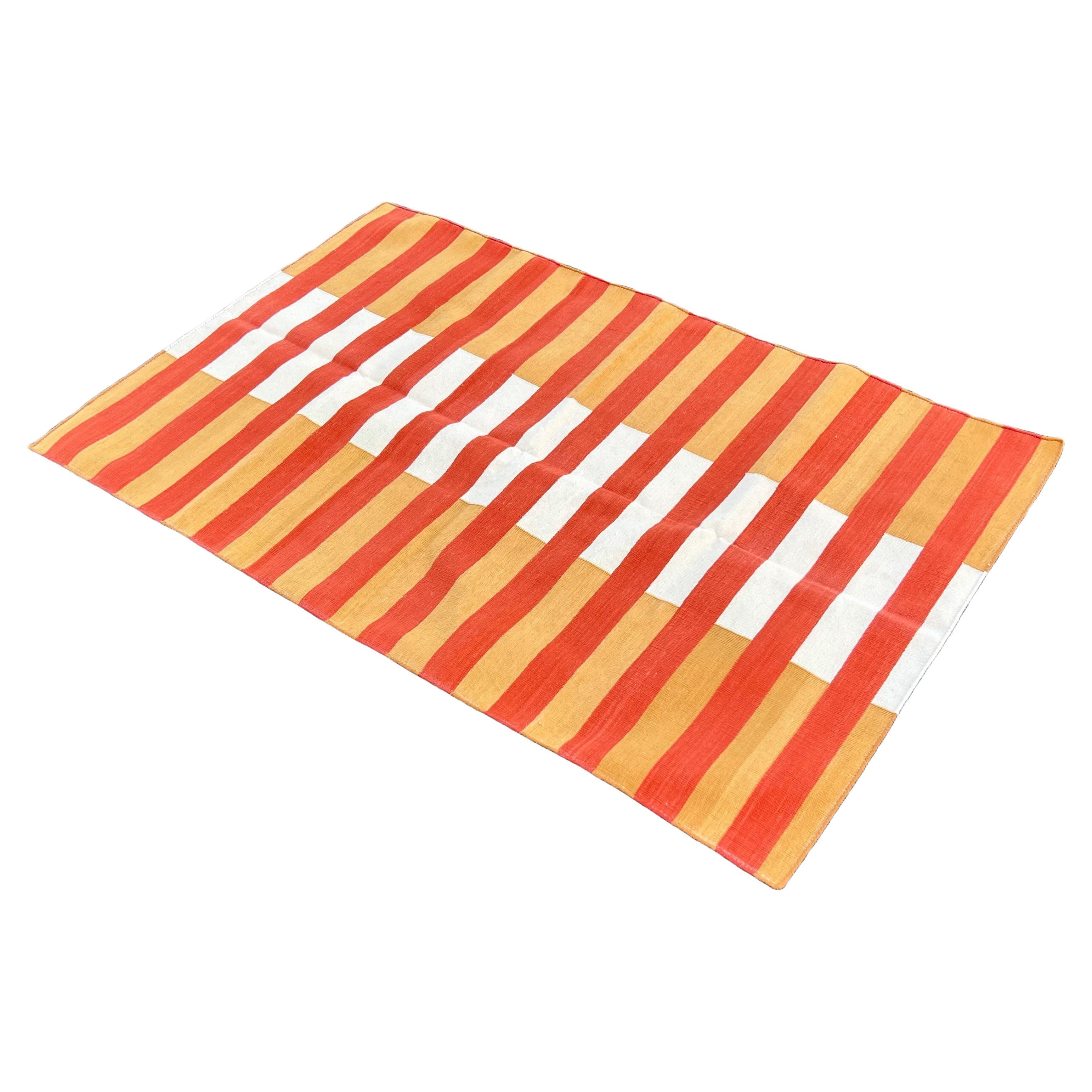 Tappeto a tessitura piatta in cotone fatto a mano, 4x6 senape, arancione a righe, indiano Dhurrie