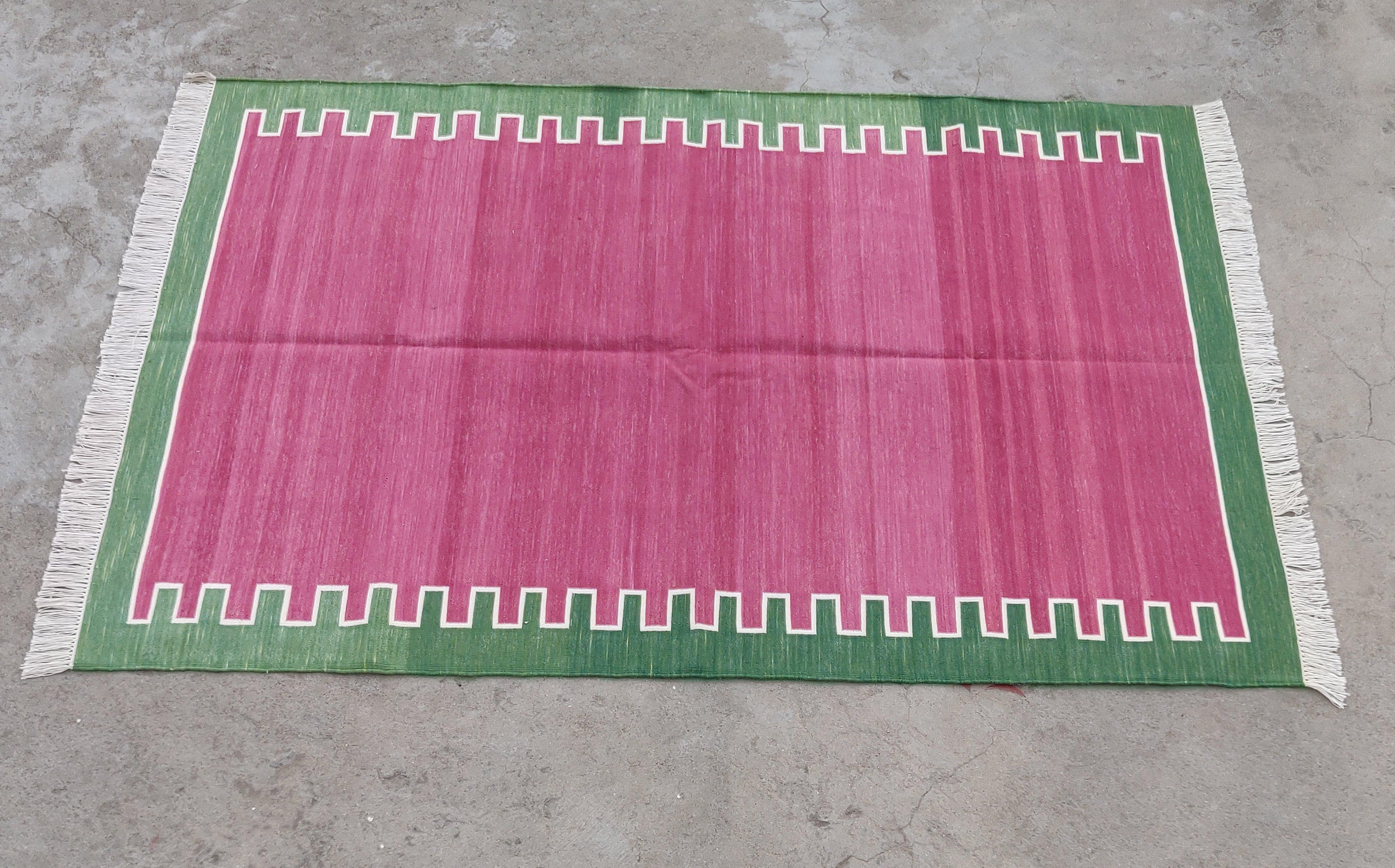Handgefertigter Flachgewebe-Teppich aus Baumwolle, 4x6 Rosa und Grün gestreifter indischer Dhurrie im Angebot 3