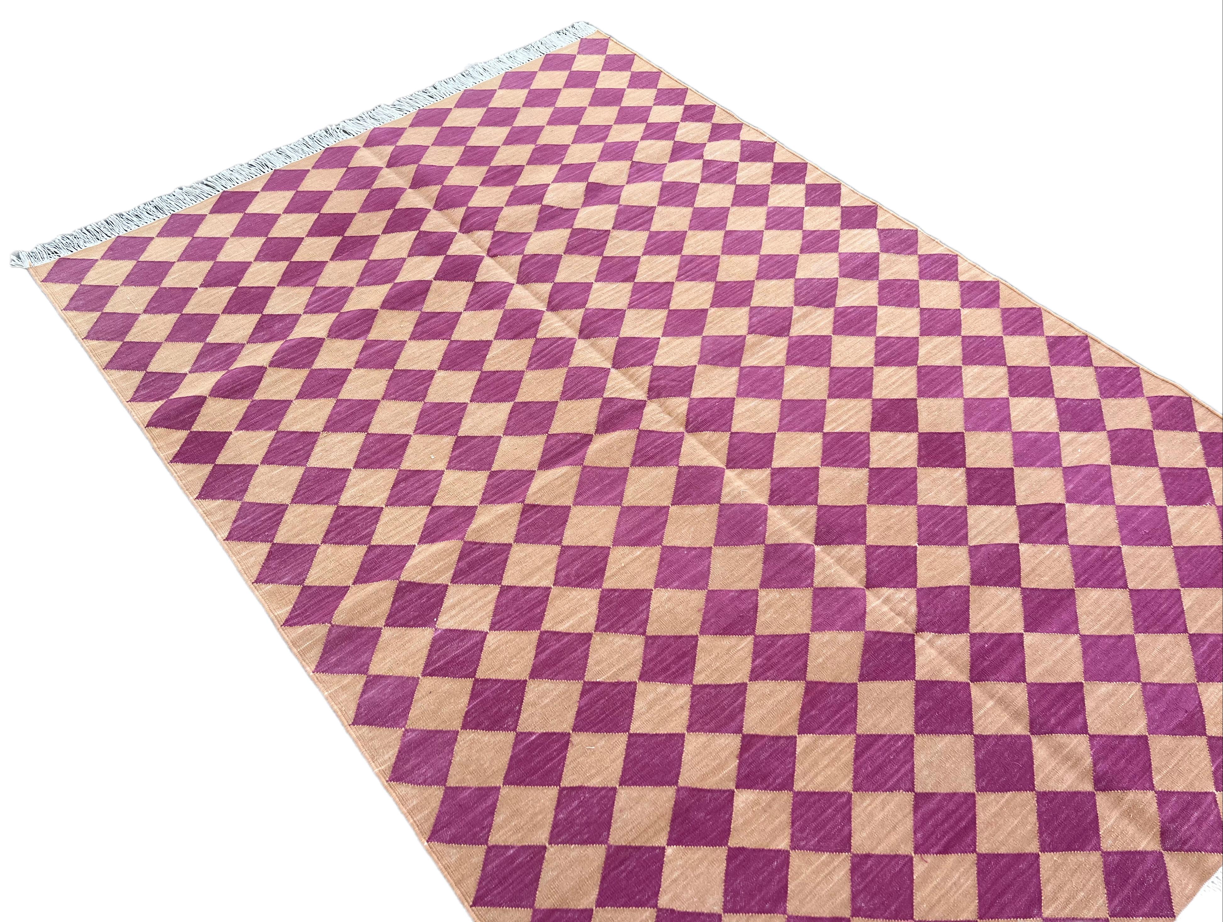 Handmade Cotton Area Flat Weave Rug, 4x6 Pink And Tan Checked Indian Dhurrie Rug In New Condition For Sale In Jaipur, IN