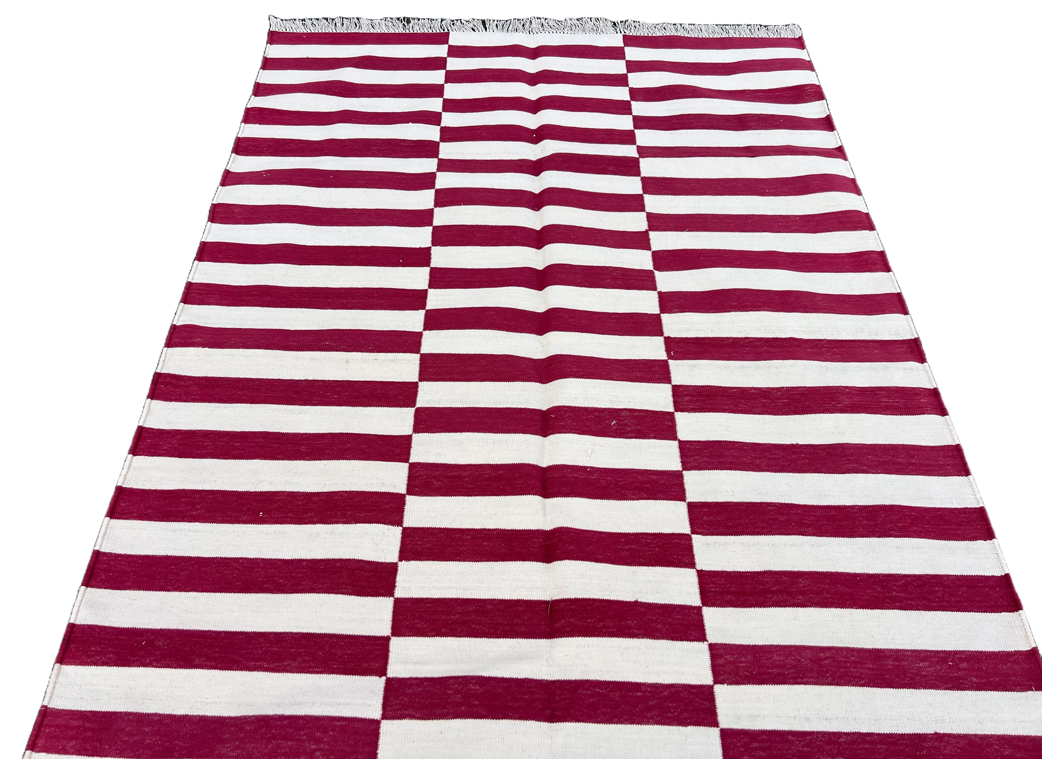 Coton Tapis en coton tissé à plat, 4x6 rose et blanc, rayé Up Down Dhurrie en vente