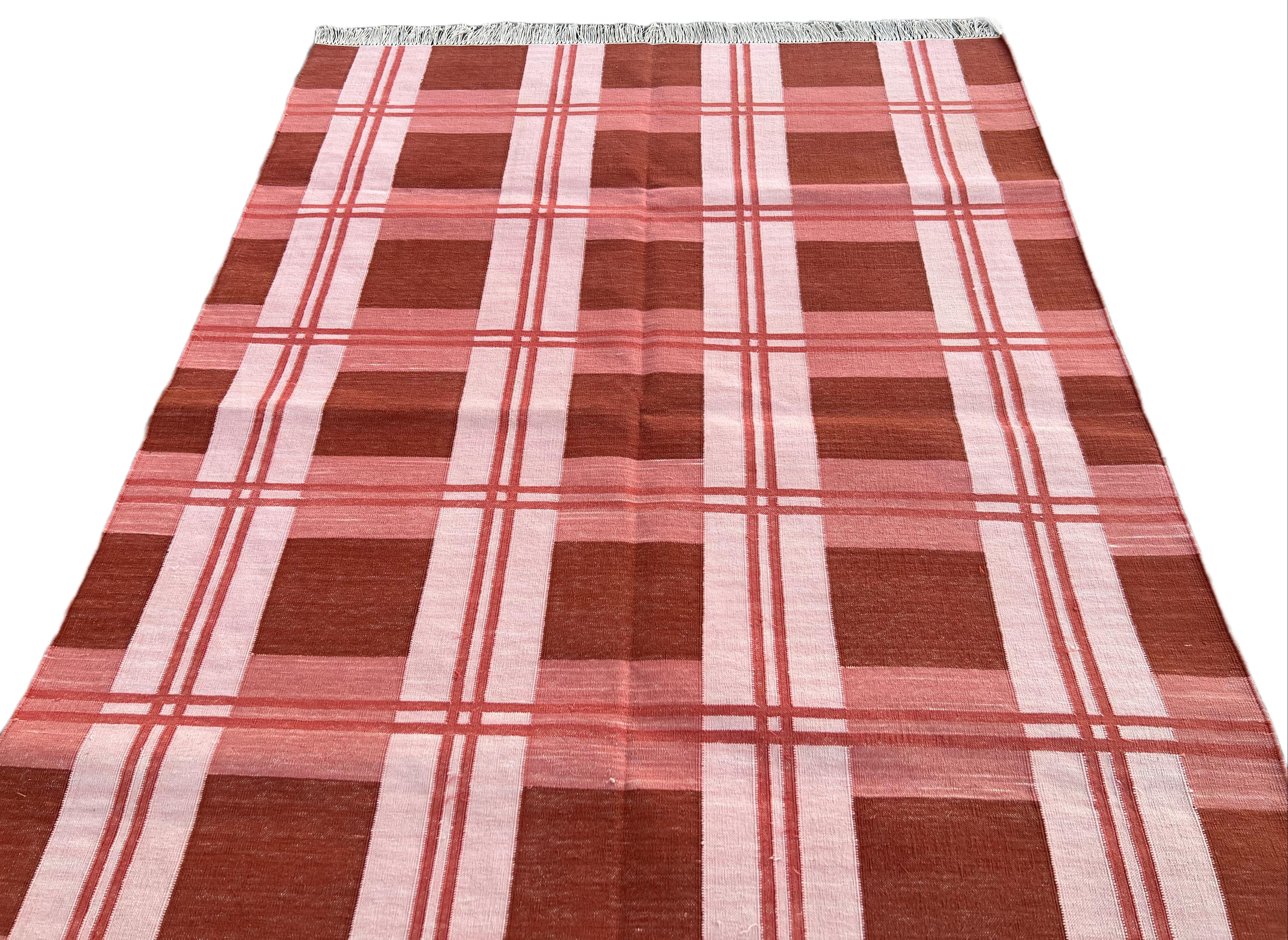 Handmade Cotton Area Flat Weave Rug, 4x6 Red And Pink Checked Indian Dhurrie Rug For Sale 2