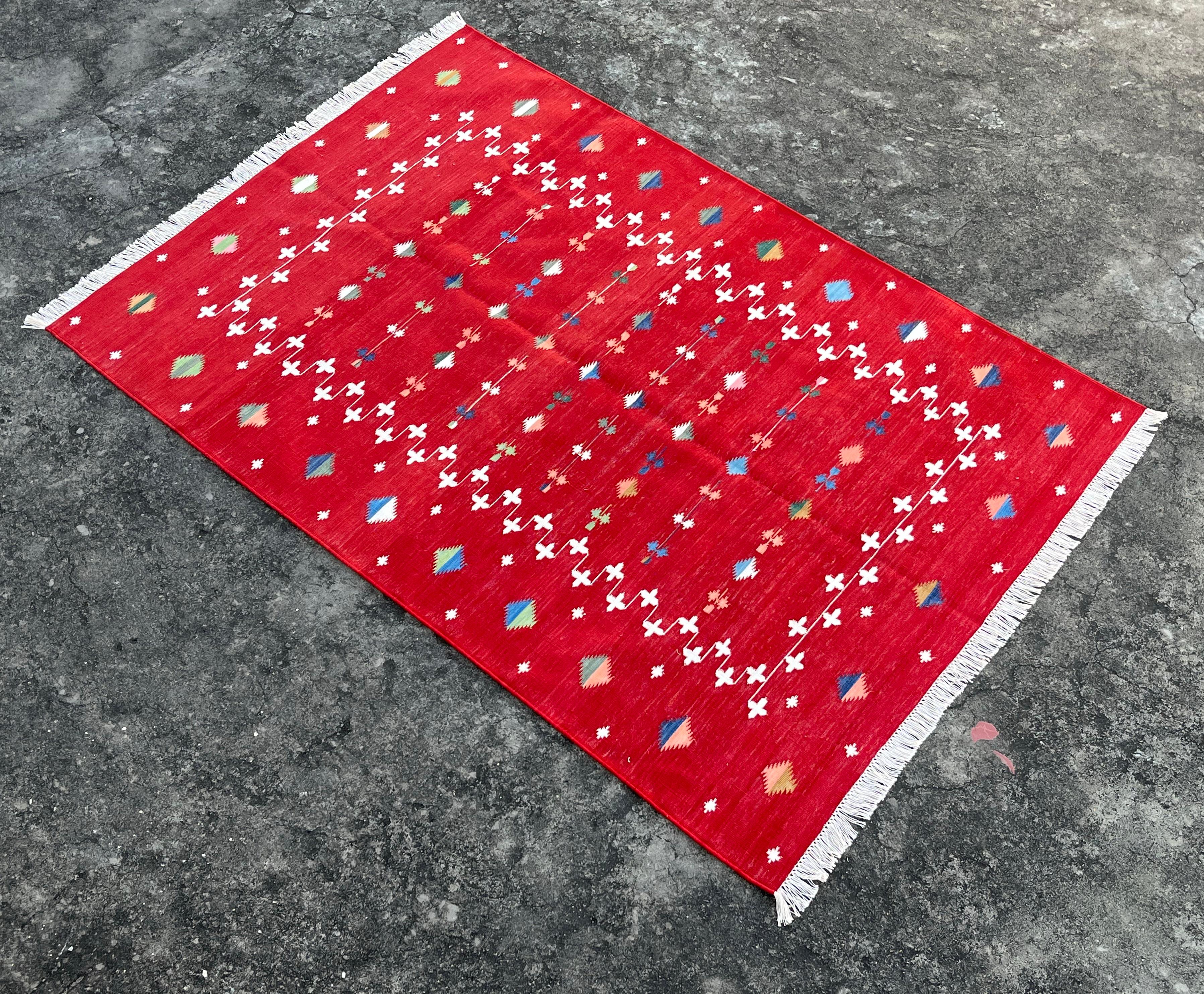 Handmade Cotton Area Flat Weave Rug, 4x6 Red And White Shooting Star Dhurrie Rug For Sale 4
