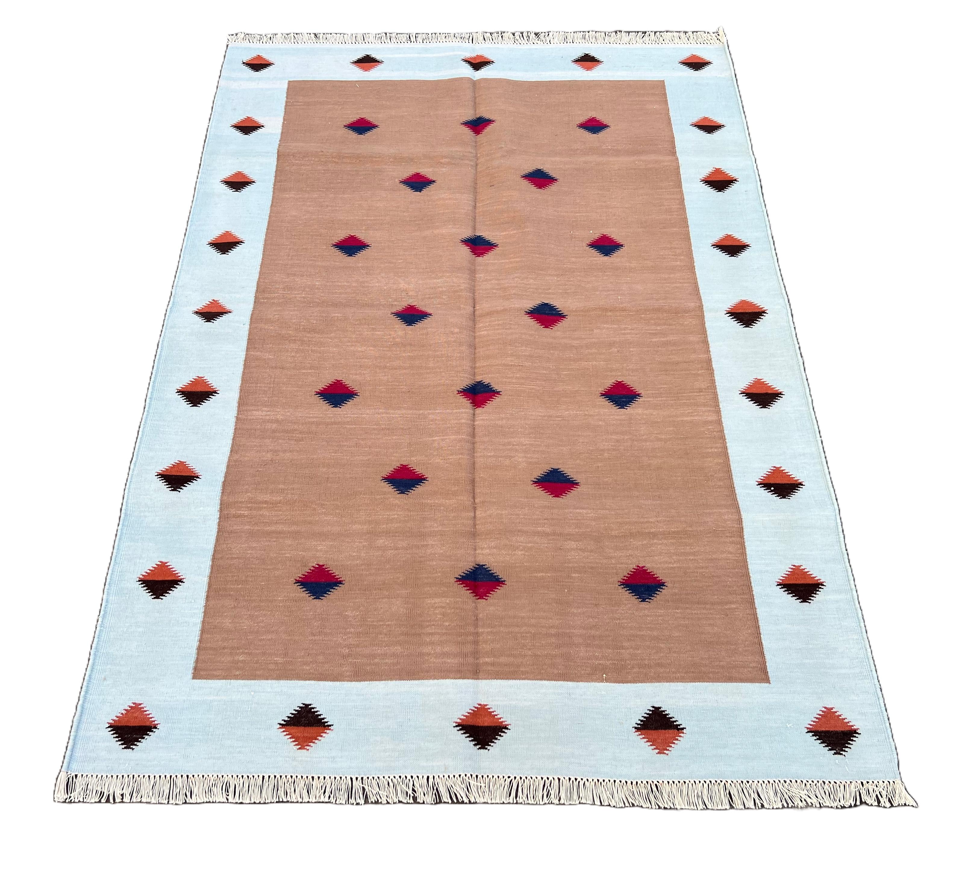 Contemporary Handmade Cotton Area Flat Weave Rug, 4x6 Tan And Blue Diamond Indian Dhurrie Rug For Sale