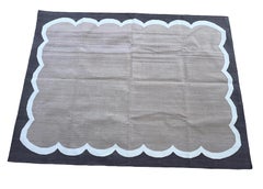 Handgefertigter Flachgewebe-Teppich aus Baumwolle, 5x7 Beige, Brown Scalloped Indian Dhurrie