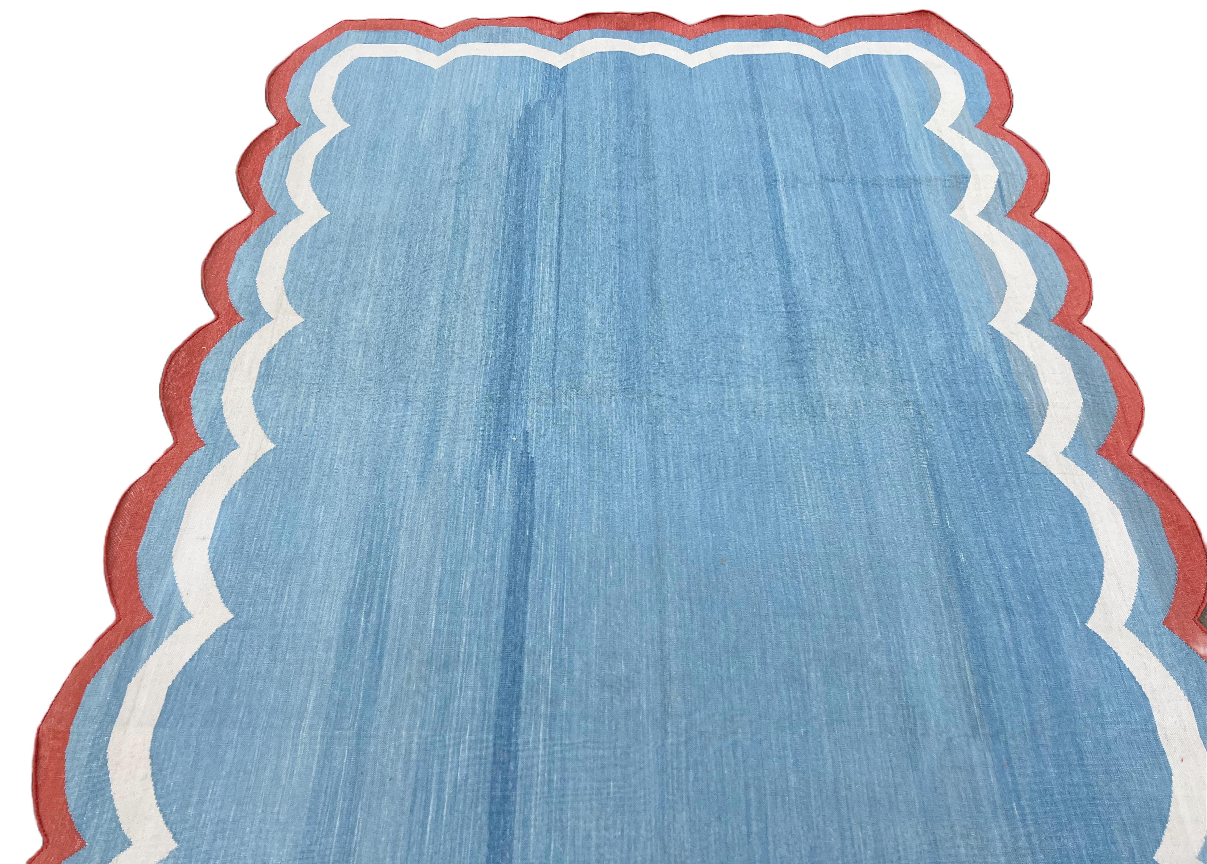 Contemporary Handmade Cotton Area Flat Weave Rug, 5x7 Blue And Red Scalloped Indian Dhurrie For Sale