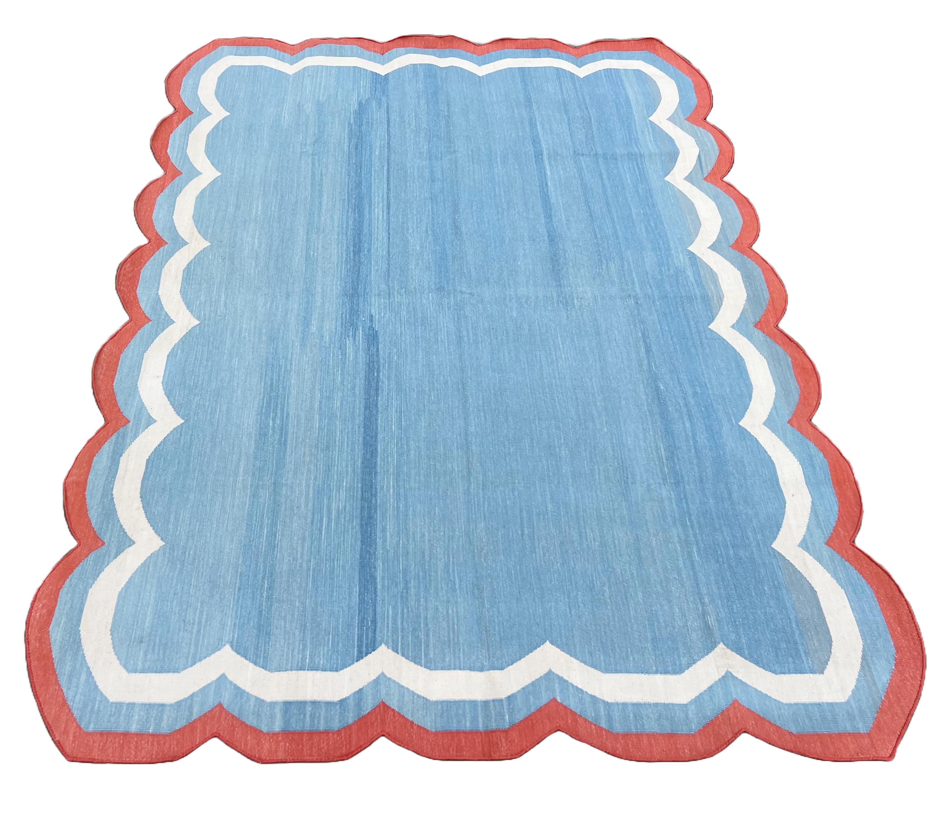 Handmade Cotton Area Flat Weave Rug, 5x7 Blue And Red Scalloped Indian Dhurrie For Sale 1