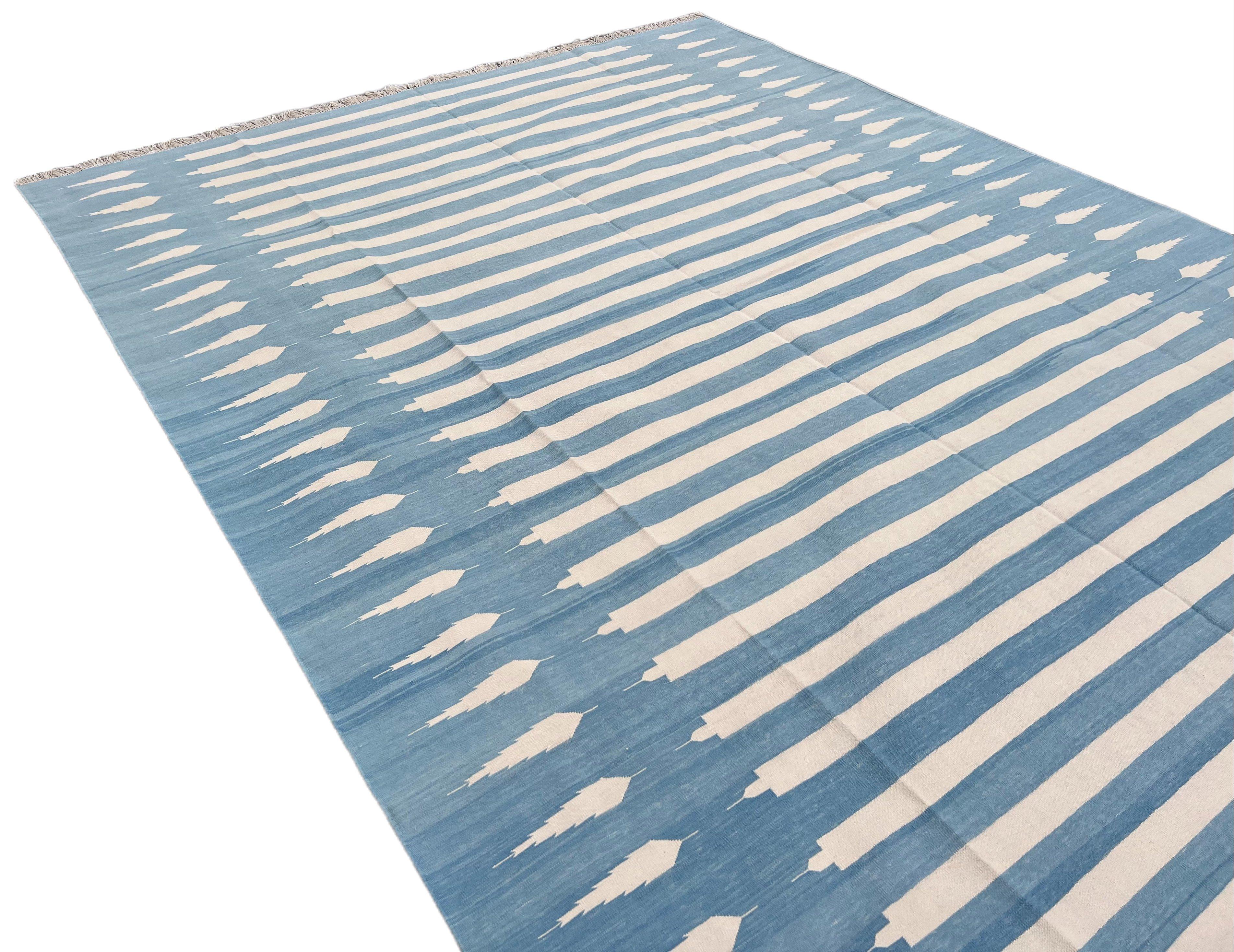 Handmade Cotton Area Flat Weave Rug, 5x7 Blue And White Striped Indian Dhurrie In New Condition For Sale In Jaipur, IN