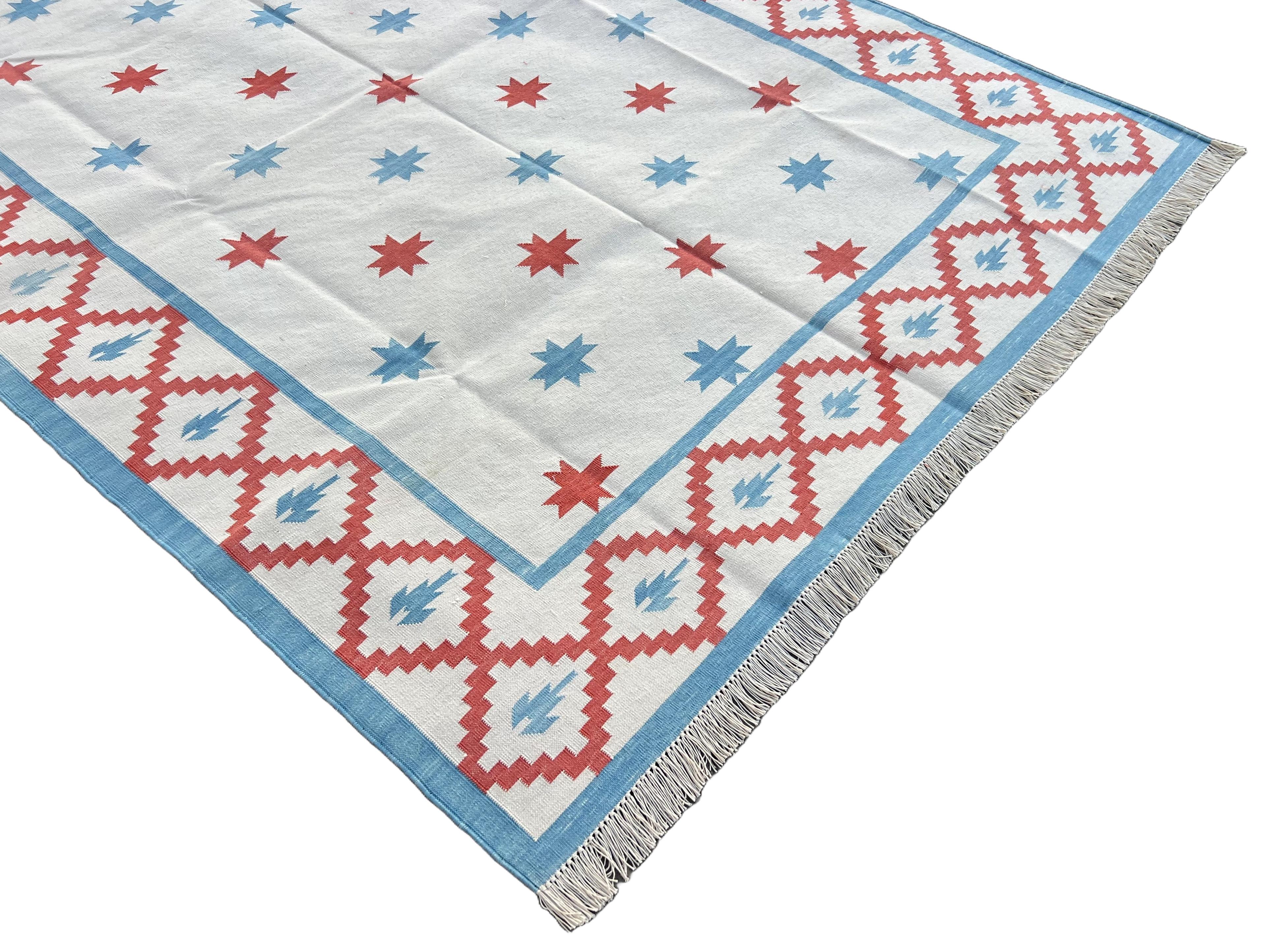 Handmade Cotton Area Flat Weave Rug, 5x7 Cream And Blue Star Indian Dhurrie Rug For Sale 2