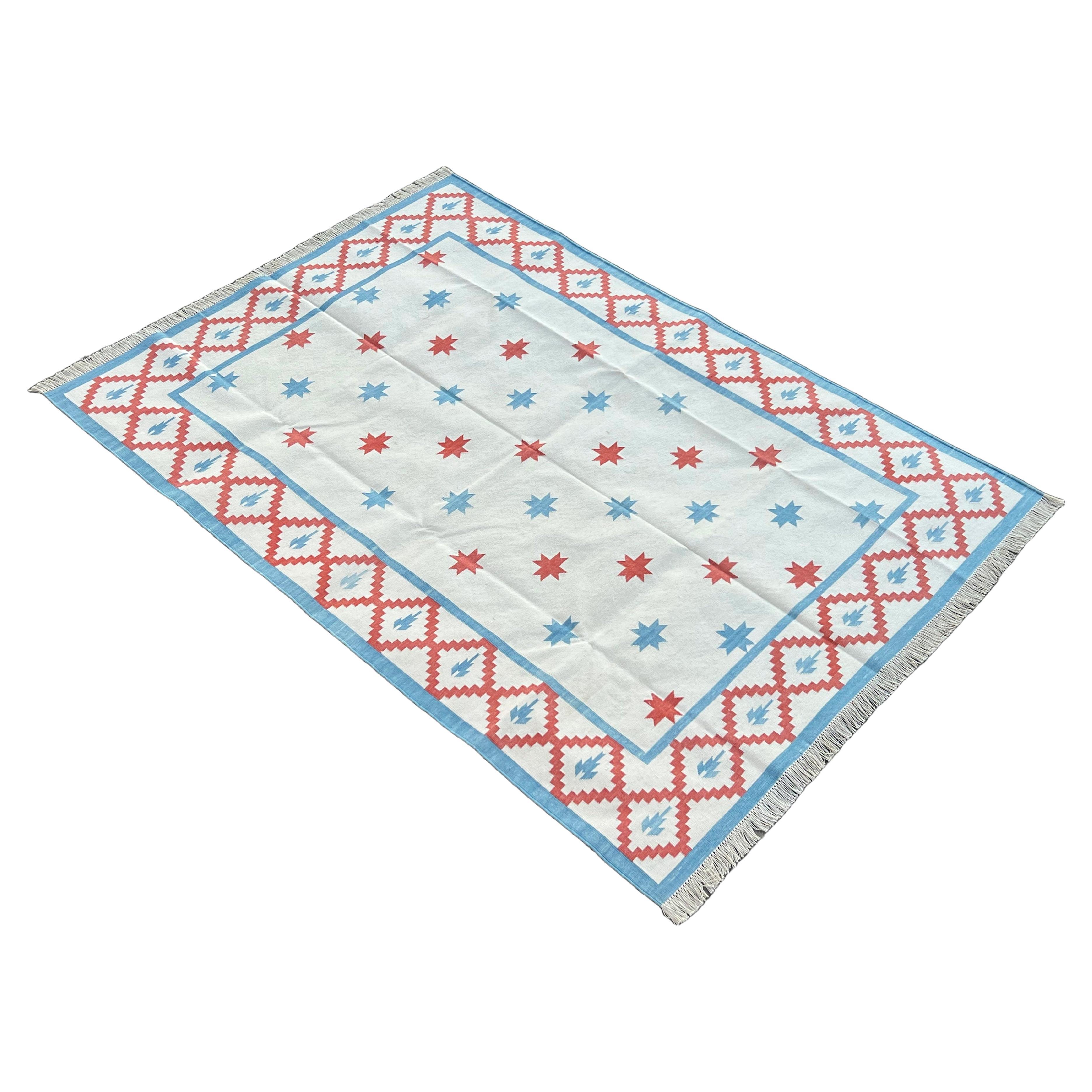 Handgefertigter Flachgewebe-Teppich aus Baumwolle, 5x7 Creme und blauer Stern Indischer Dhurrie-Teppich
