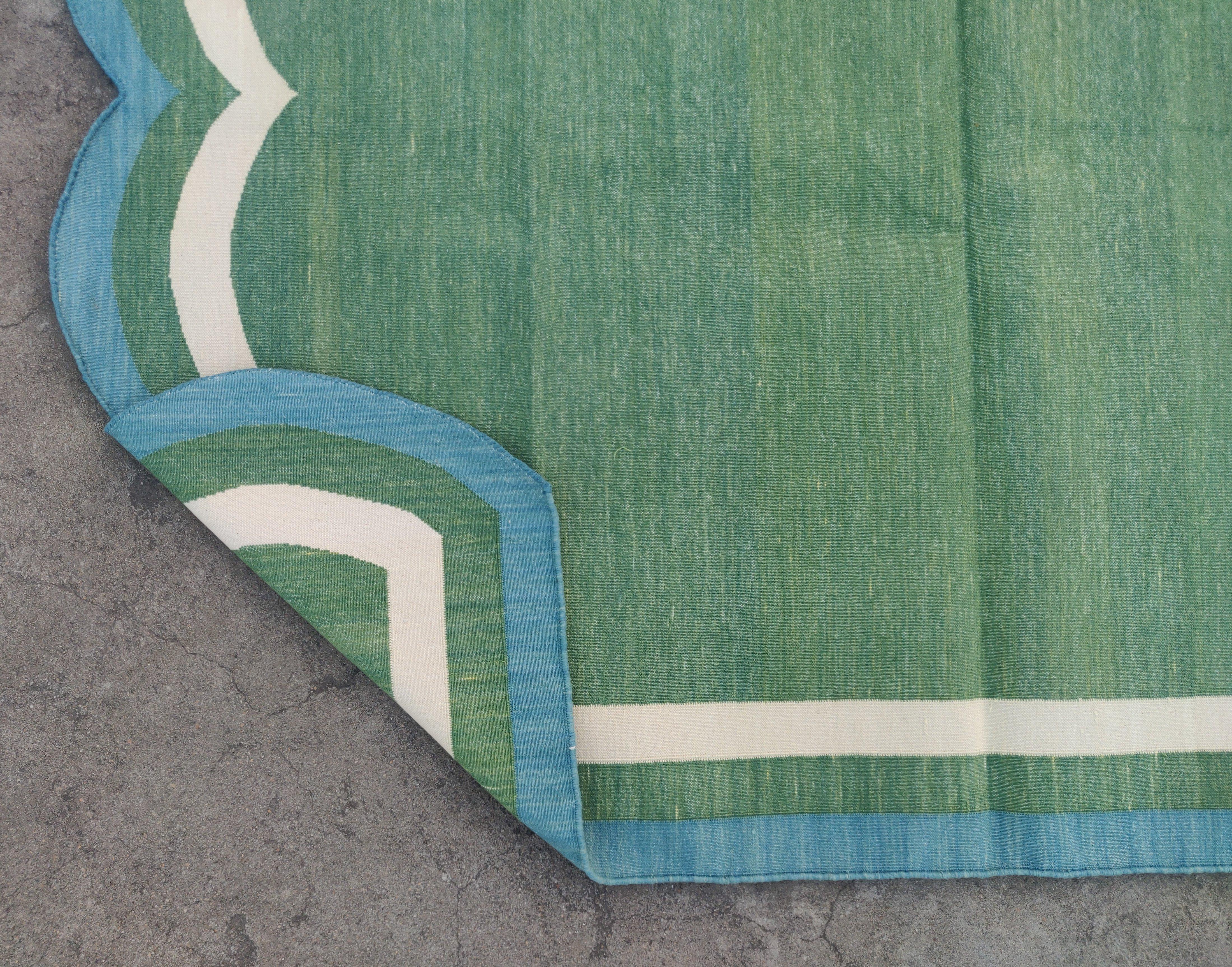 Handmade Cotton Area Flat Weave Rug, 5x7 Green And Blue Scallop Striped Dhurrie For Sale 2