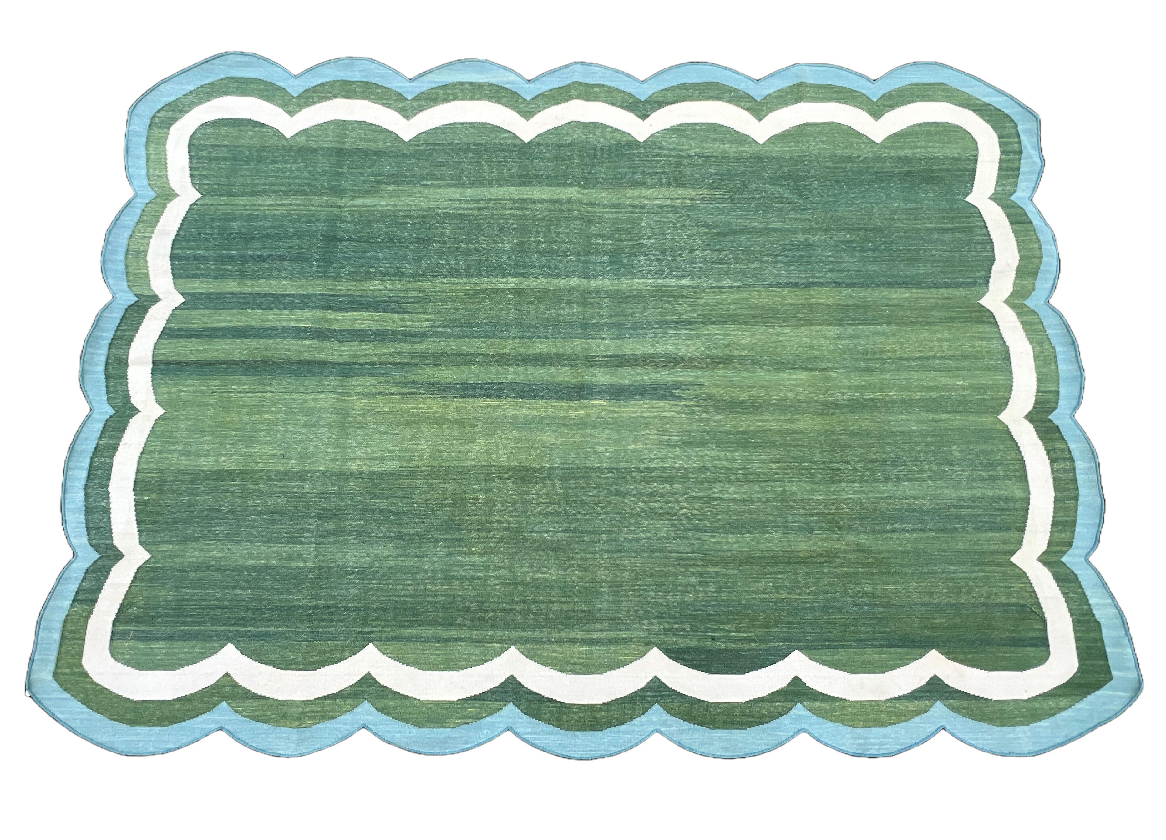 Handmade Cotton Area Flat Weave Rug, 5x7 Green And Blue Scalloped Indian Dhurrie For Sale 4