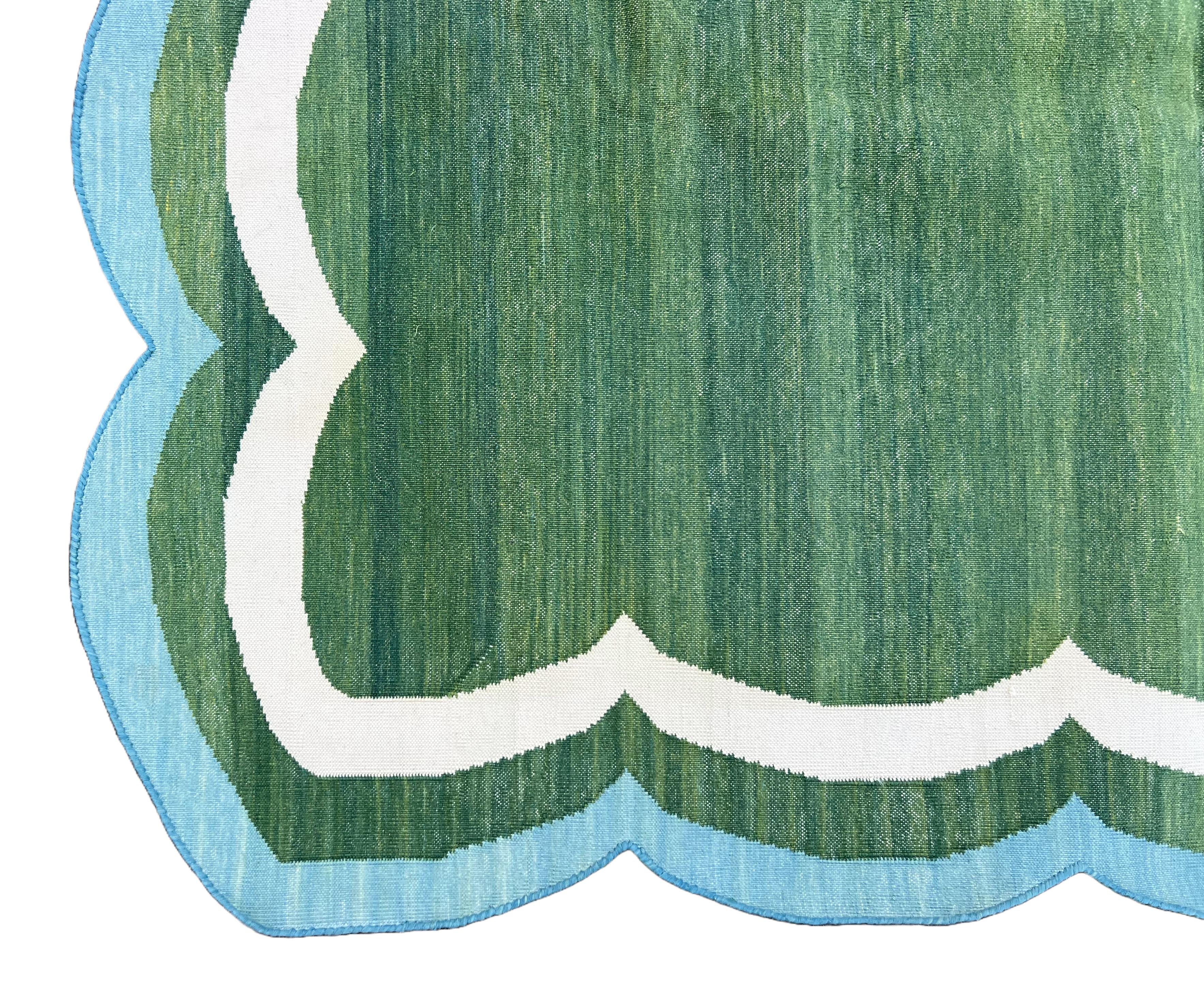 Handmade Cotton Area Flat Weave Rug, 5x7 Green And Blue Scalloped Indian Dhurrie For Sale 1