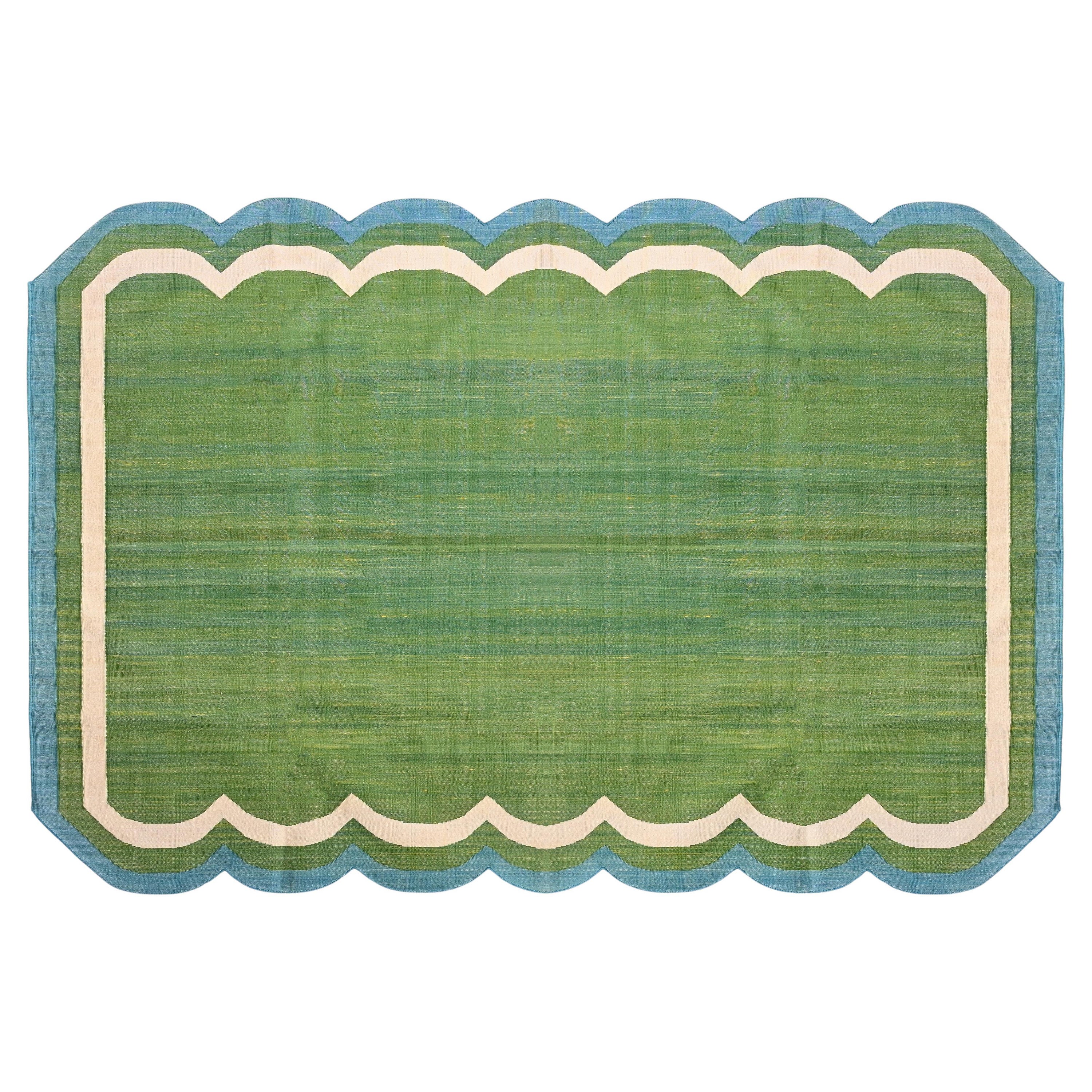 Tapis Kilim Dhurrie à tissage plat fait à la main, 5 x 7, vert et bleu festonné
