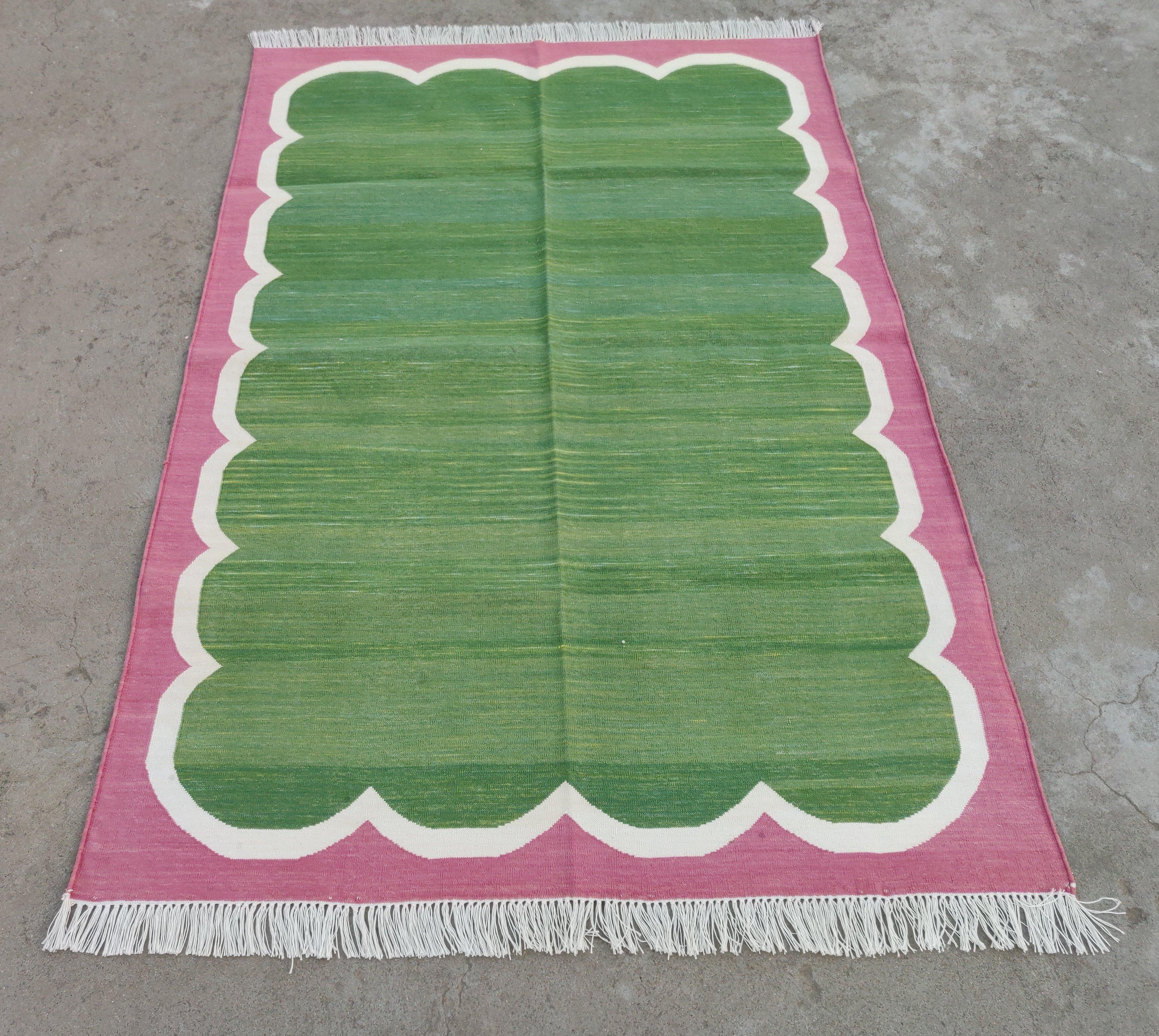 Hand-Woven Handmade Cotton Area Flat Weave Rug, 5x7 Green And Pink Scallop Striped Dhurrie For Sale