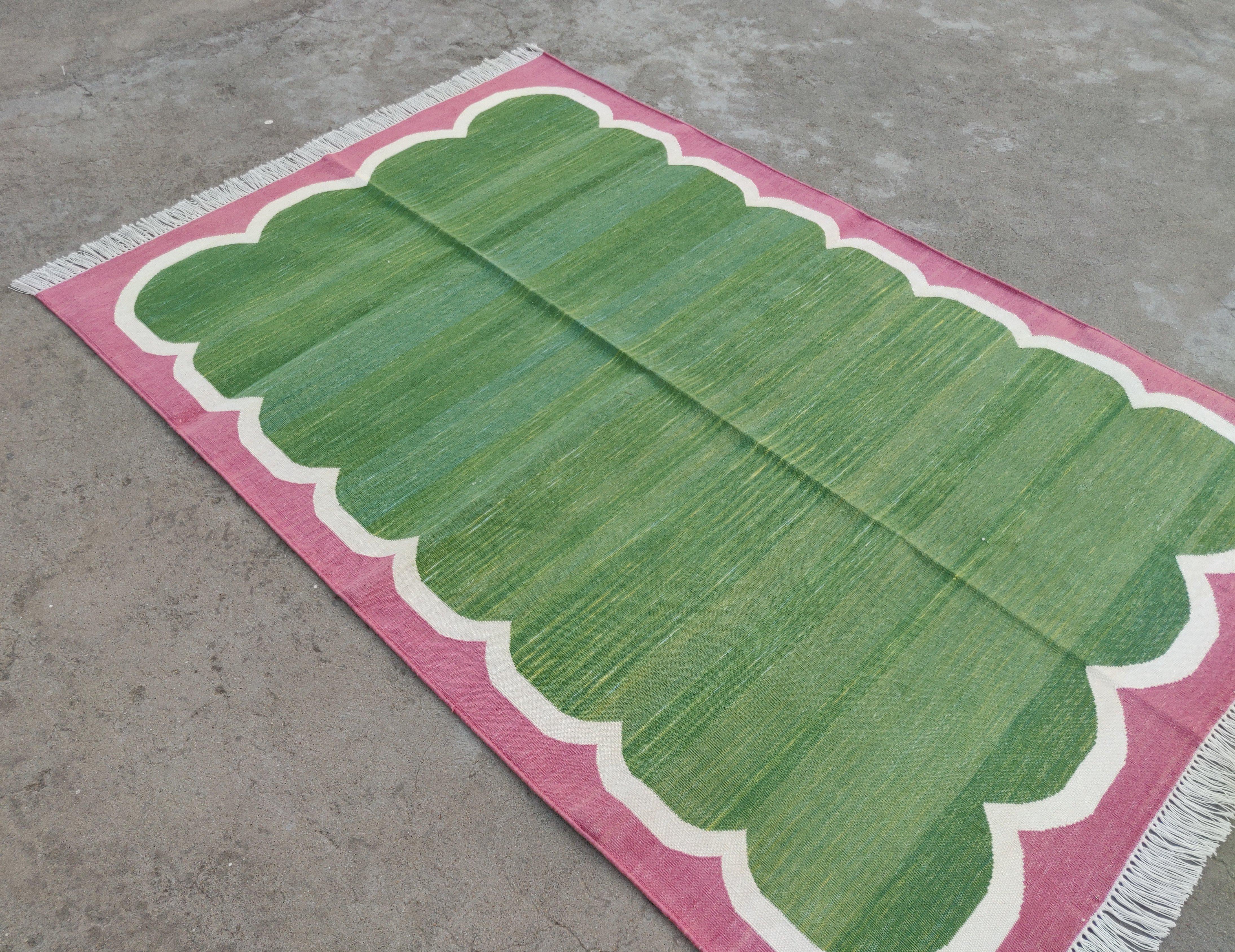 Contemporary Handmade Cotton Area Flat Weave Rug, 5x7 Green And Pink Scallop Striped Dhurrie For Sale