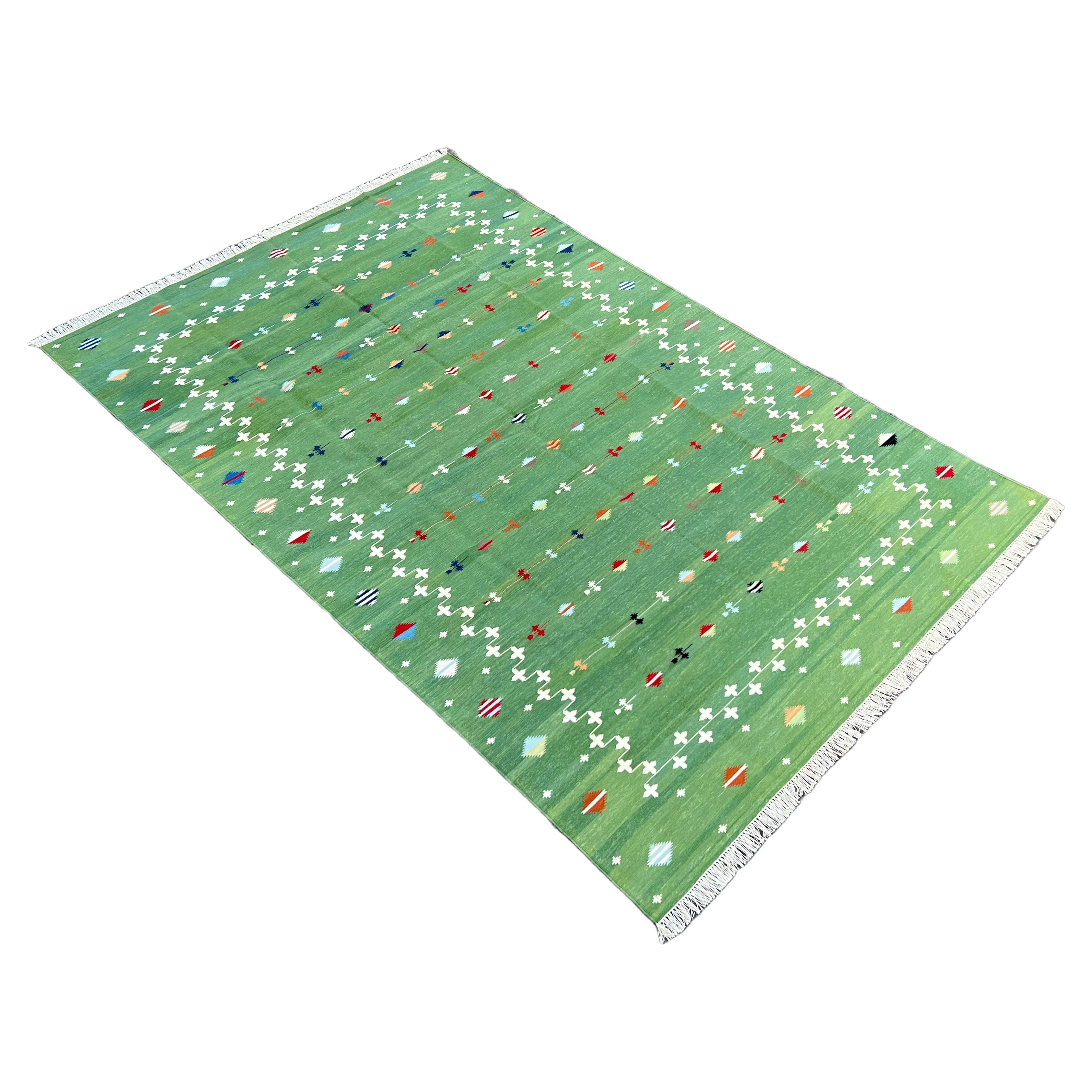 Handmade Cotton Area Flat Weave Rug, 5x7 Green And White Shooting Star Dhurrie For Sale