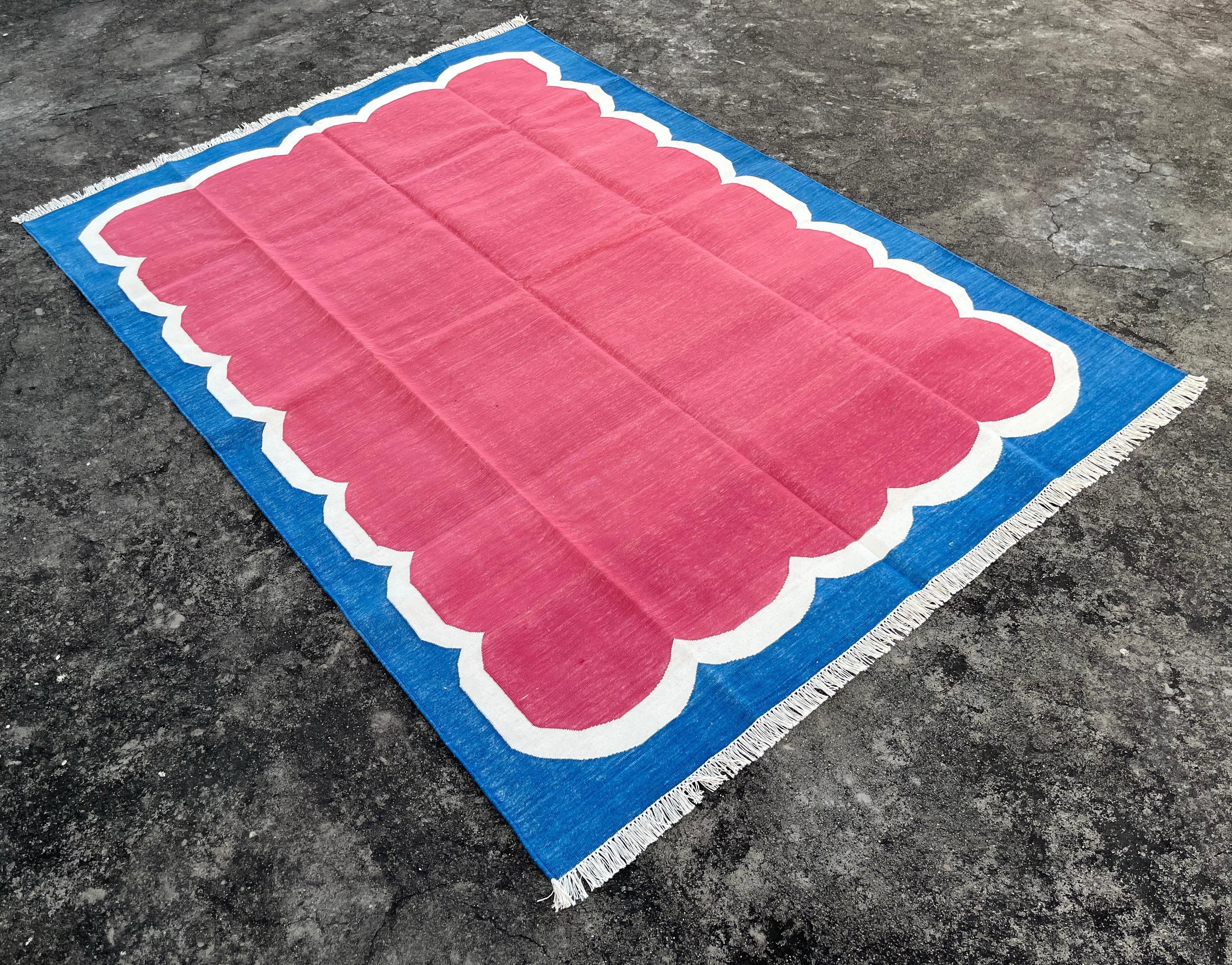 Hand-Woven Handmade Cotton Area Flat Weave Rug, 5x7 Pink And Blue Scalloped Indian Dhurrie For Sale
