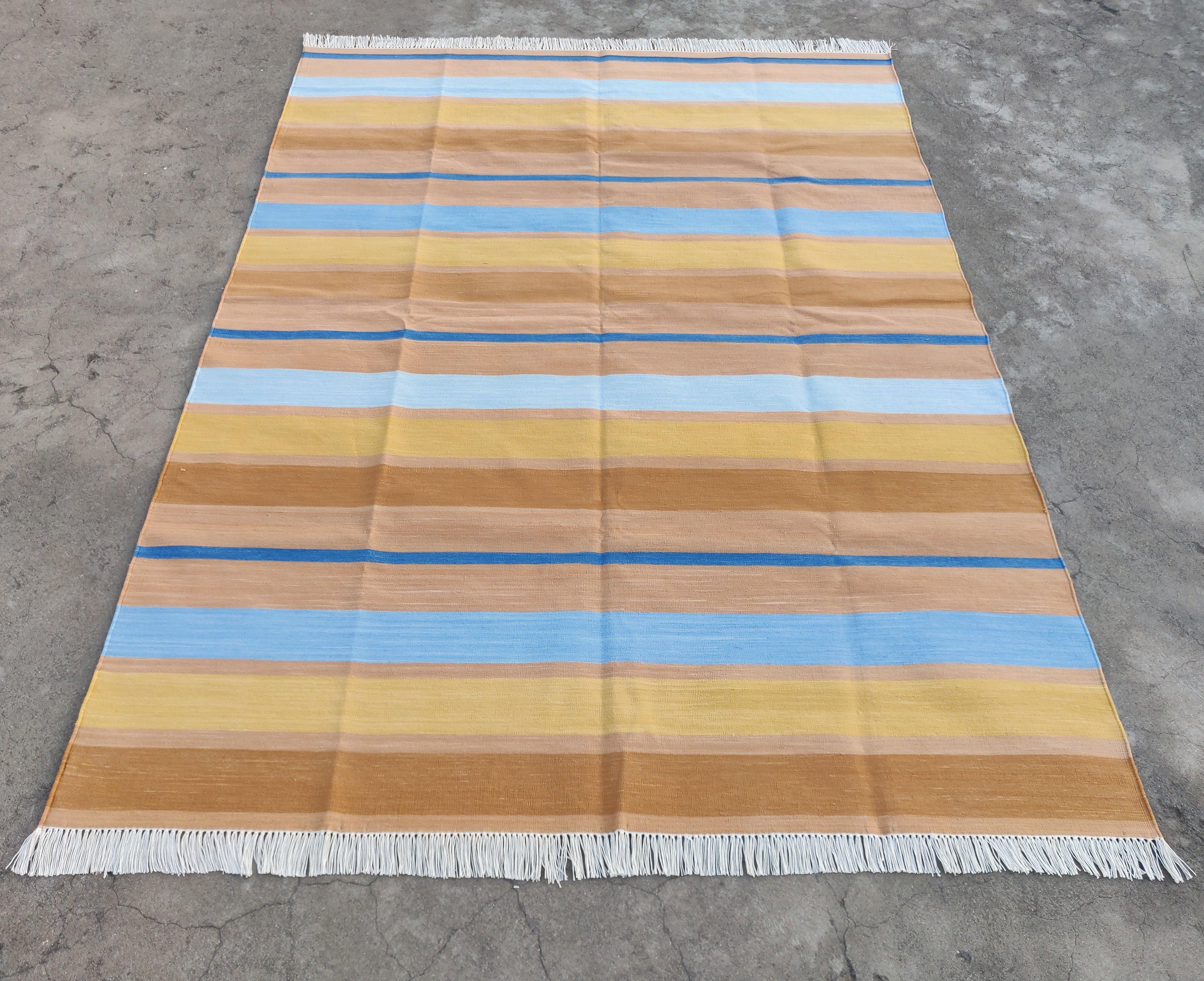 Handmade Cotton Area Flat Weave Rug, 5x7 Tan And Blue Striped Indian Dhurrie Rug In New Condition For Sale In Jaipur, IN