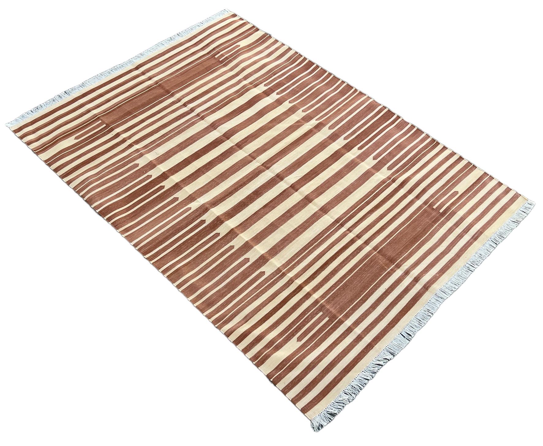 Handmade Cotton Area Flat Weave Rug, 5x7 Tan And Cream Striped Indian Dhurrie For Sale 4