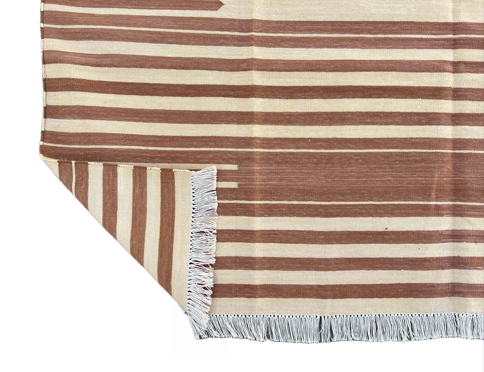 Handmade Cotton Area Flat Weave Rug, 5x7 Tan And Cream Striped Indian Dhurrie For Sale 3