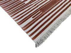 Alfombra de algodón hecha a mano de tejido plano, 5x7 Dhurrie india a rayas blancas y tostadas
