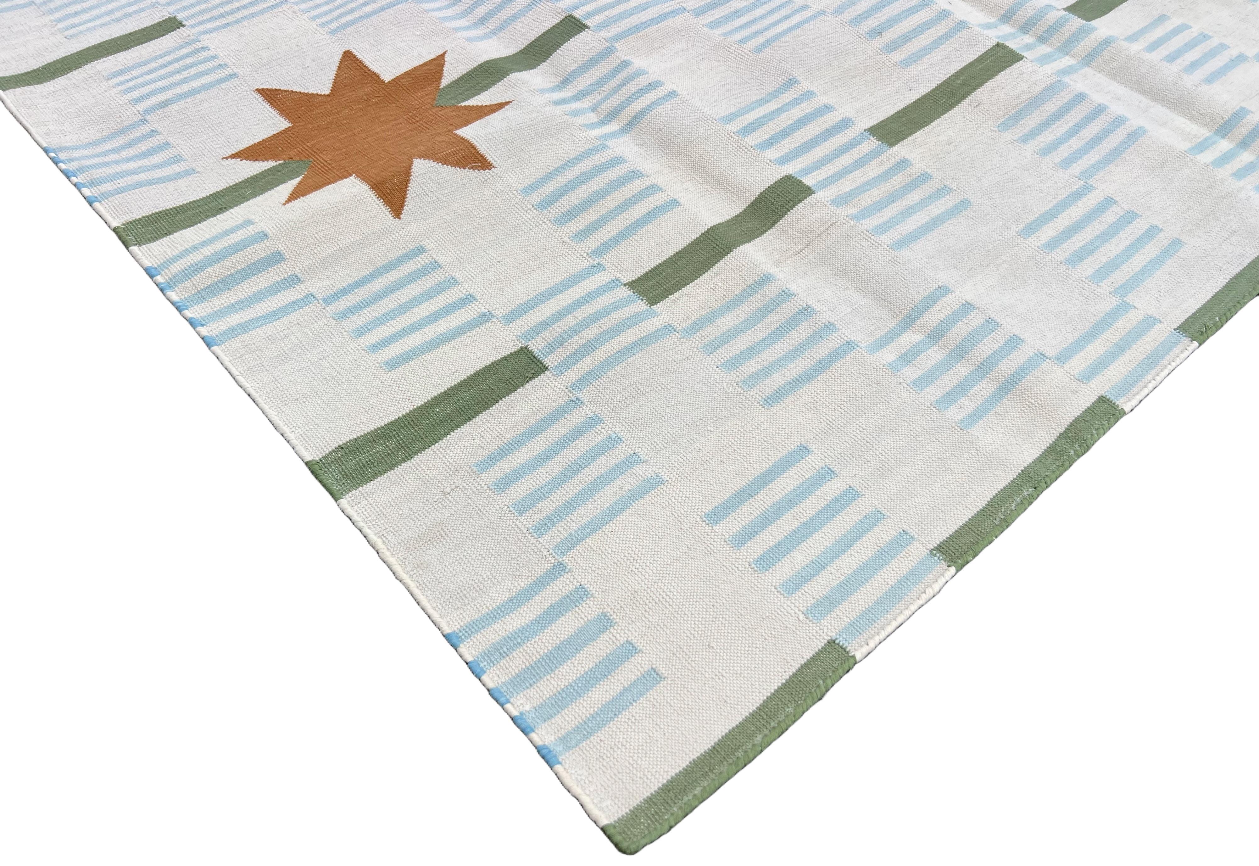 Mid-Century Modern Handmade Cotton Area Flat Weave Rug, 5x7 White And Tan Star Dash Indian Dhurrie For Sale