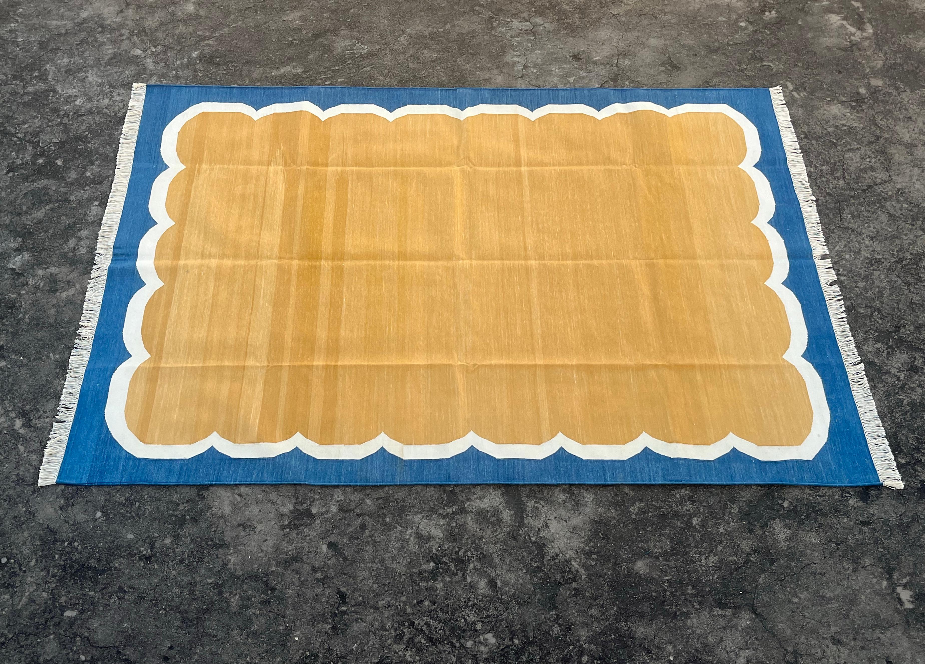 Handmade Cotton Area Flat Weave Rug, 5x7 Yellow And Blue Scallop Indian Dhurrie For Sale 8