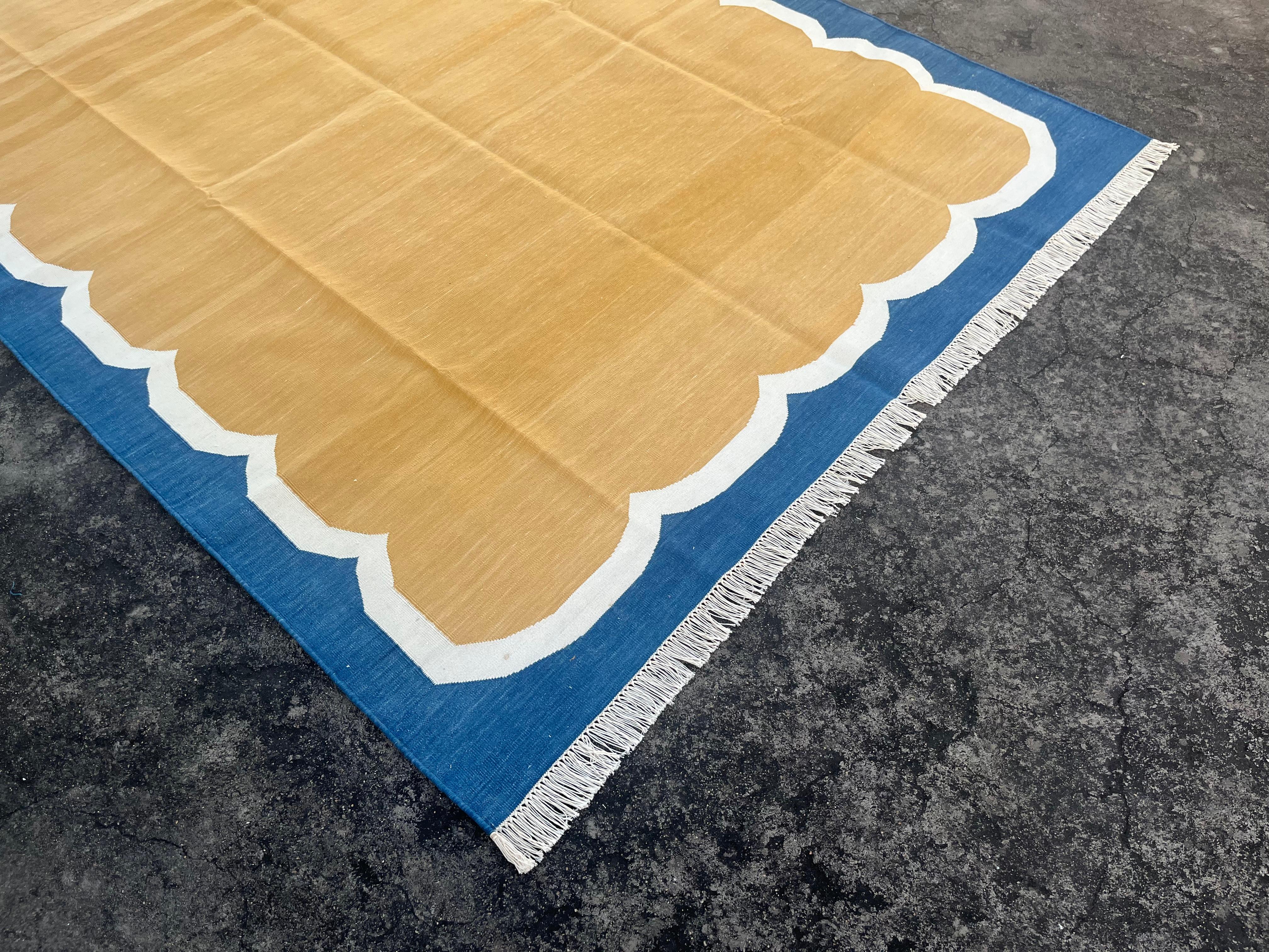 Contemporary Handmade Cotton Area Flat Weave Rug, 5x7 Yellow And Blue Scallop Indian Dhurrie For Sale