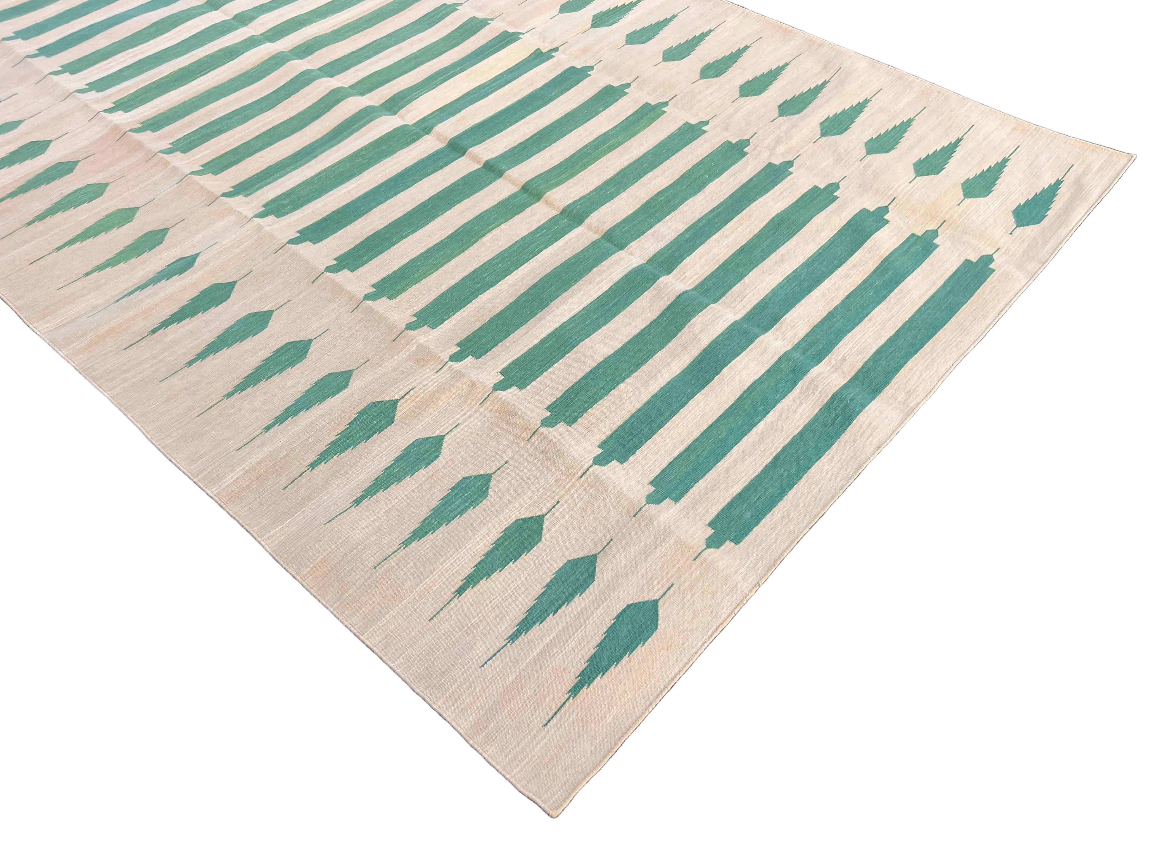 Tappeto a tessitura piatta in cotone fatto a mano, 5x7 a righe gialle e blu, indiano Dhurrie in vendita 1