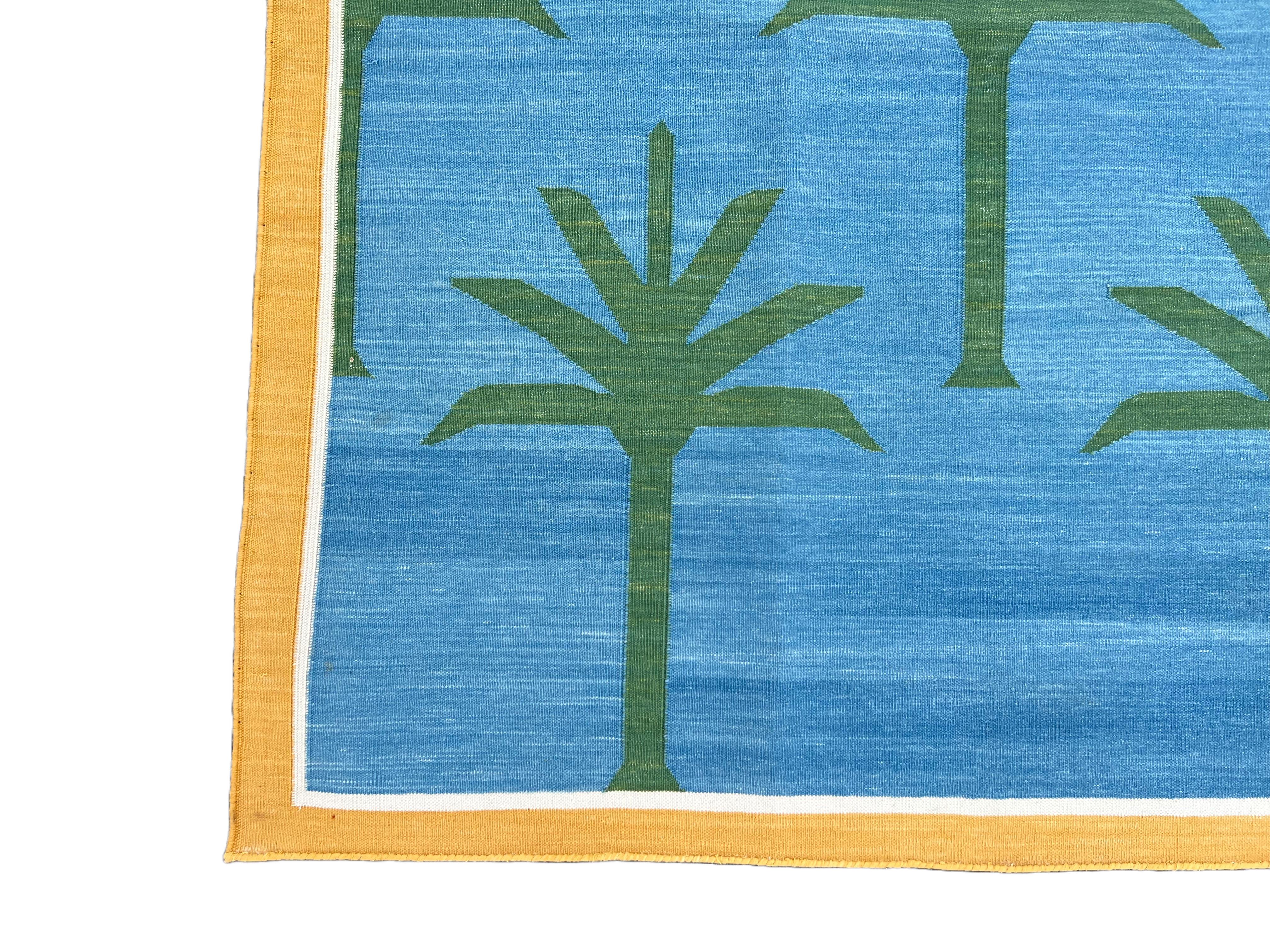 Handmade Cotton Area Flat Weave Rug, 5x8 Blue And Green Palm Tree Indian Dhurrie In New Condition For Sale In Jaipur, IN