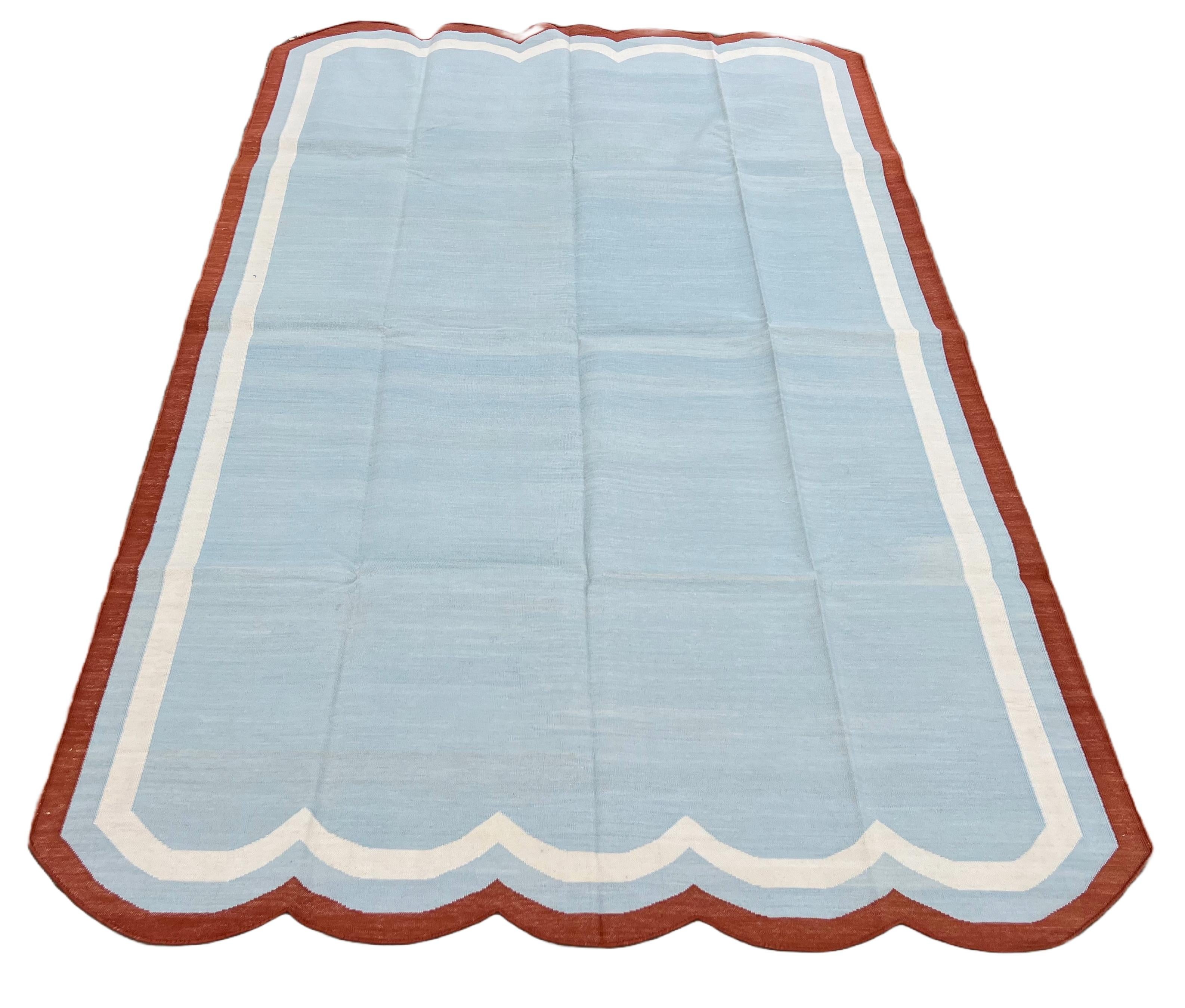 Contemporary Handmade Cotton Area Flat Weave Rug, 5x8 Blue And Red Scalloped Indian Dhurrie For Sale