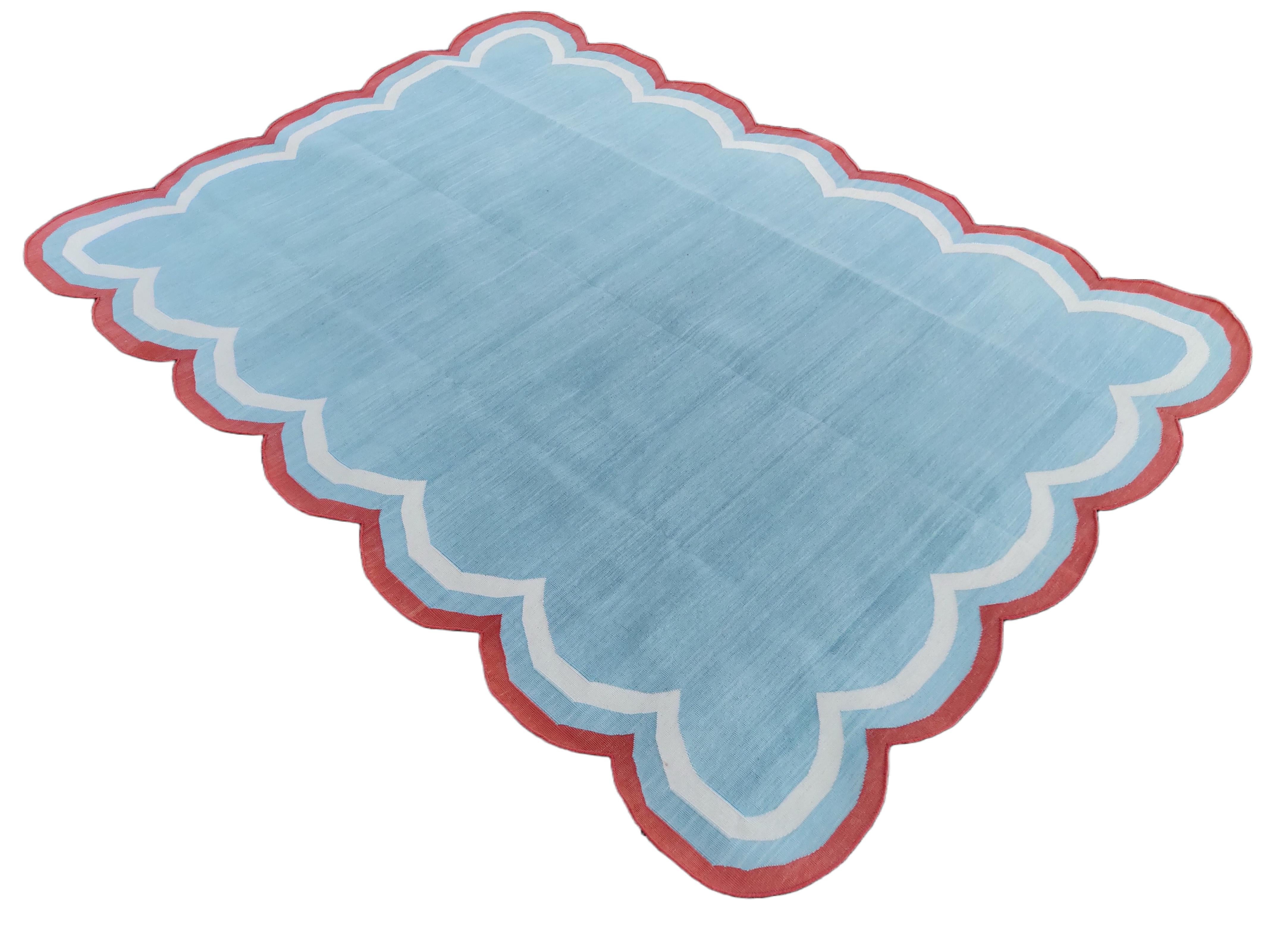 Handgefertigter flacher Baumwollteppich mit Flachgewebe, 5x8 Blauer und roter Wellenschliff Kelim Dhurrie (Moderne der Mitte des Jahrhunderts) im Angebot