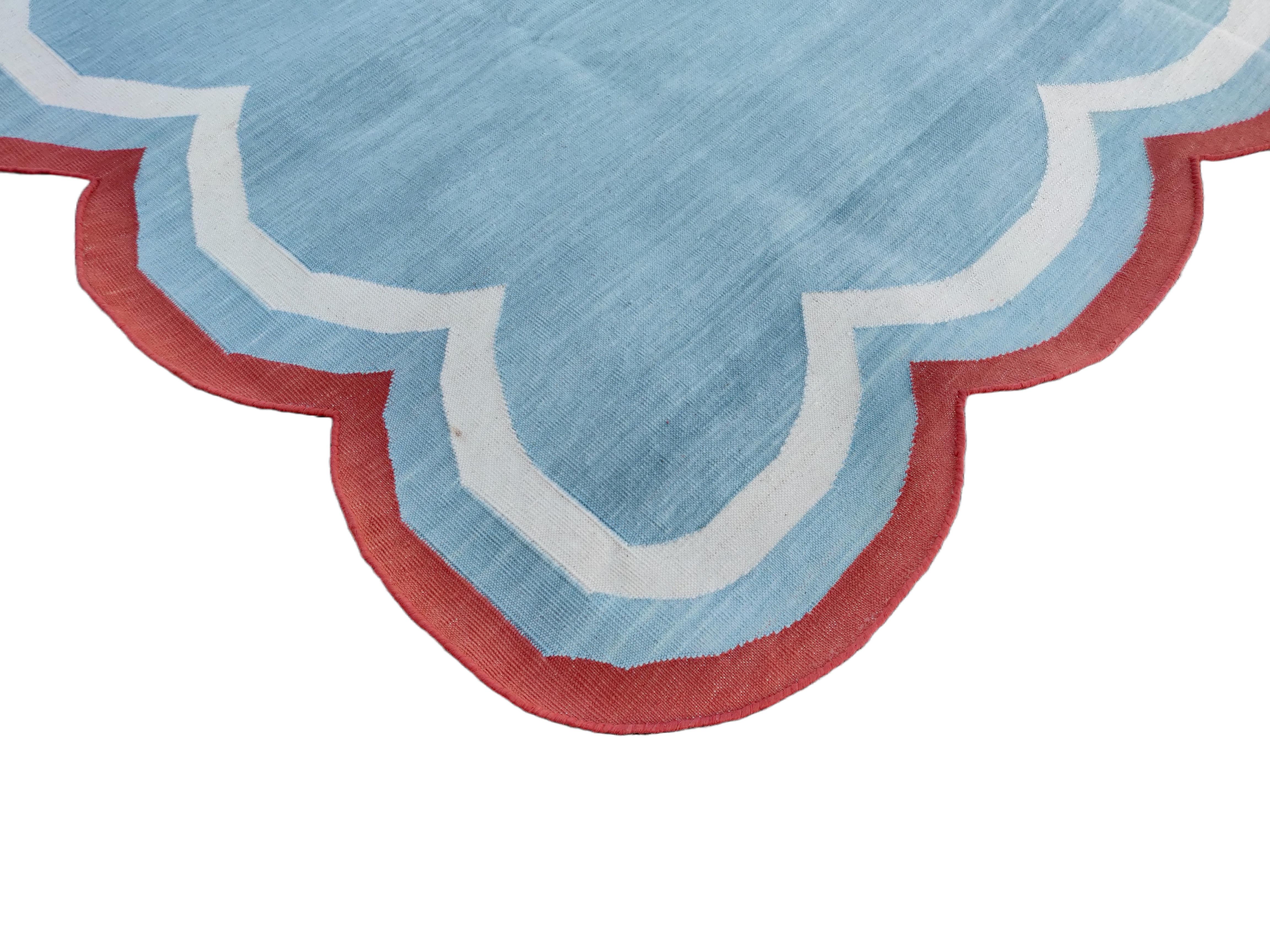 Indian Handmade Cotton Area Flat Weave Rug, 5x8 Blue And Red Scalloped Kilim Dhurrie For Sale