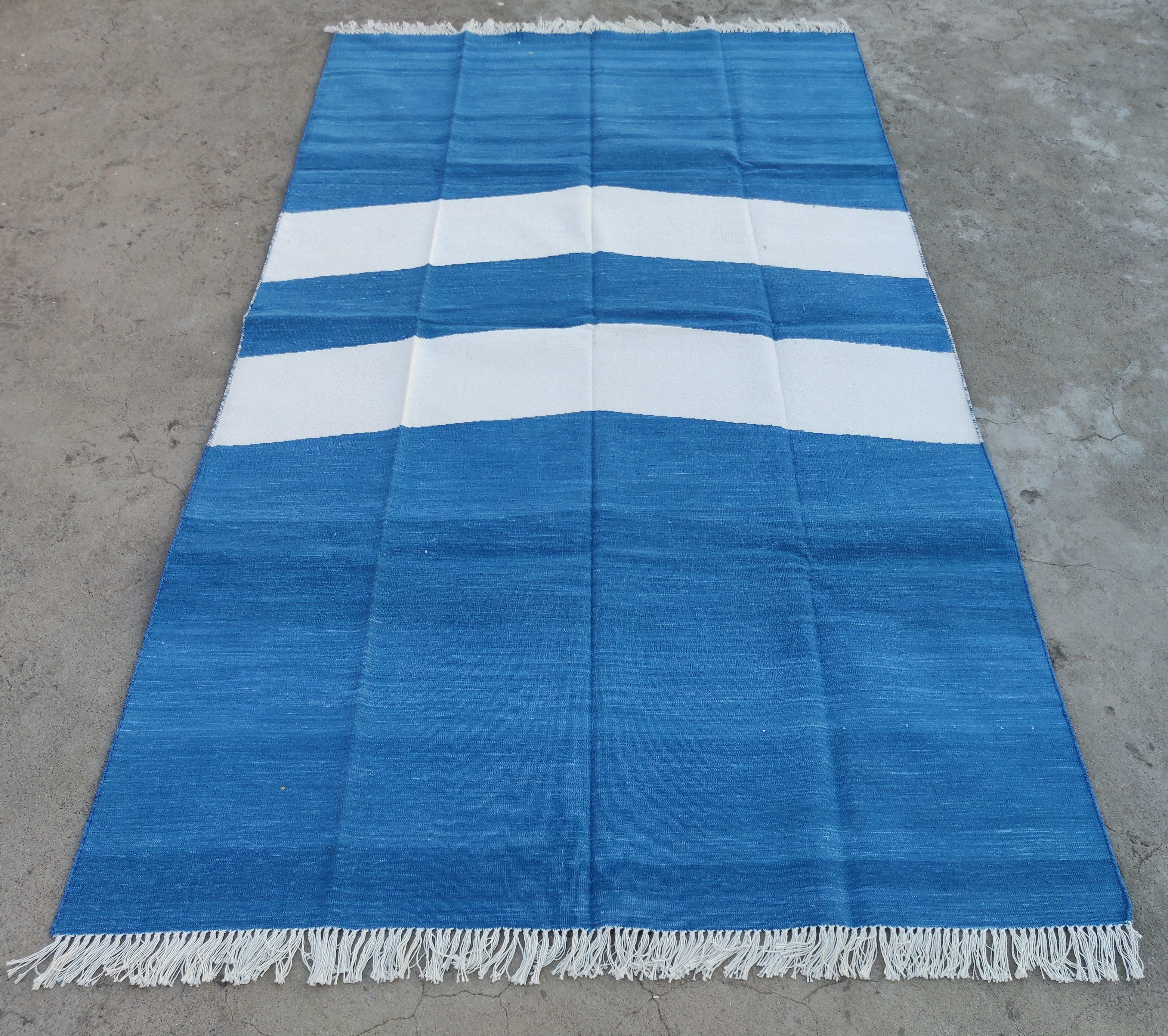 Handmade Cotton Area Flat Weave Rug, 5x8 Blue And White Striped Indian Dhurrie In New Condition For Sale In Jaipur, IN