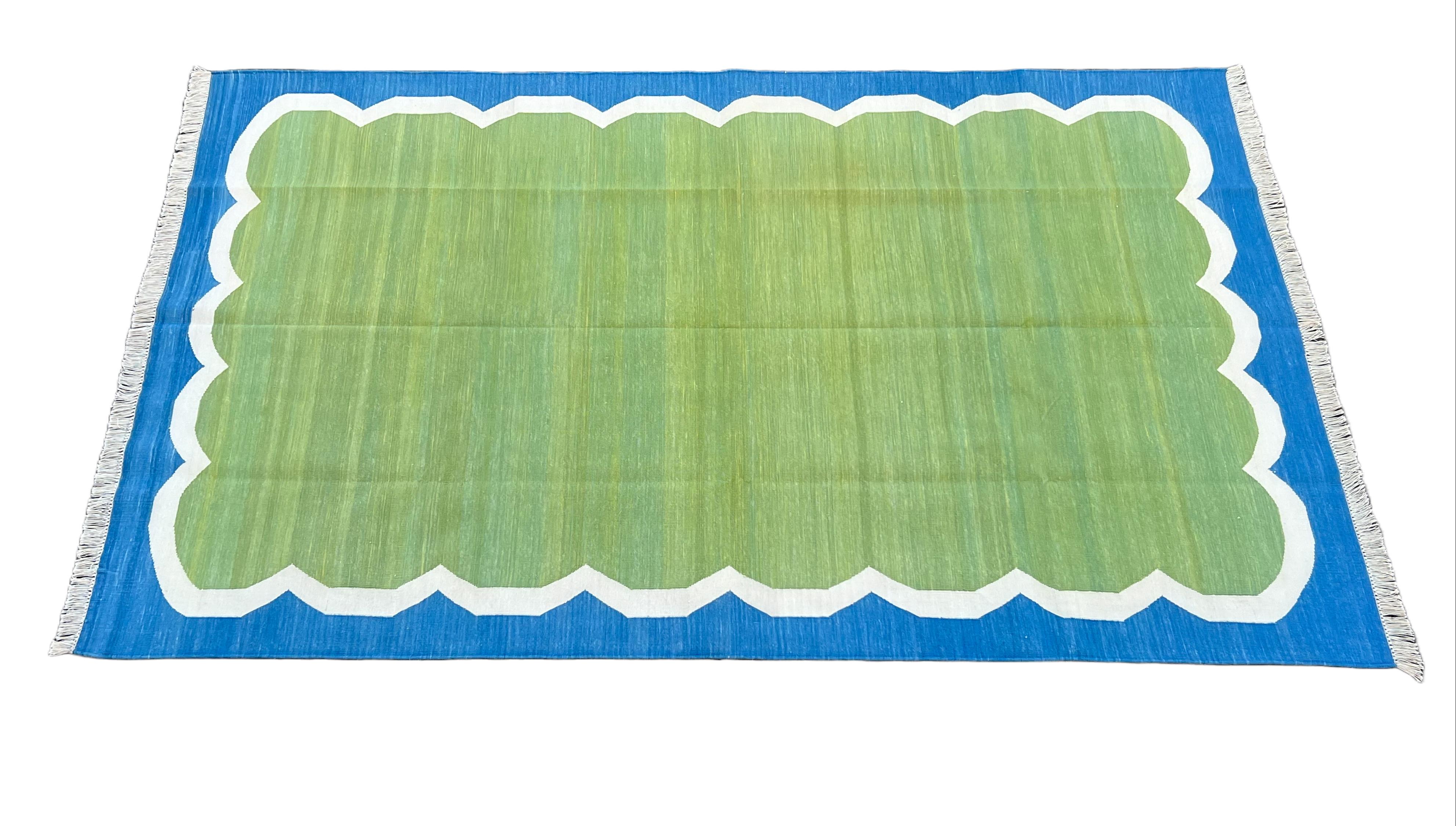 Mid-Century Modern Handmade Cotton Area Flat Weave Rug, 5x8 Green And Blue Scalloped Indian Dhurrie For Sale