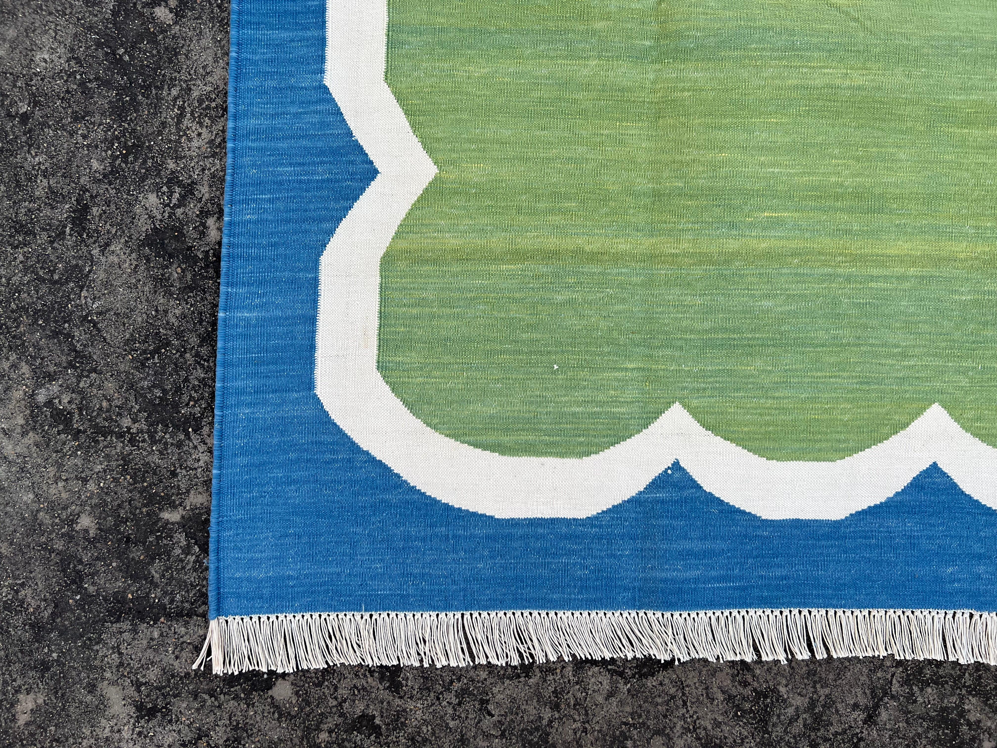 Handmade Cotton Area Flat Weave Rug, 5x8 Green And Blue Scalloped Indian Dhurrie For Sale 2