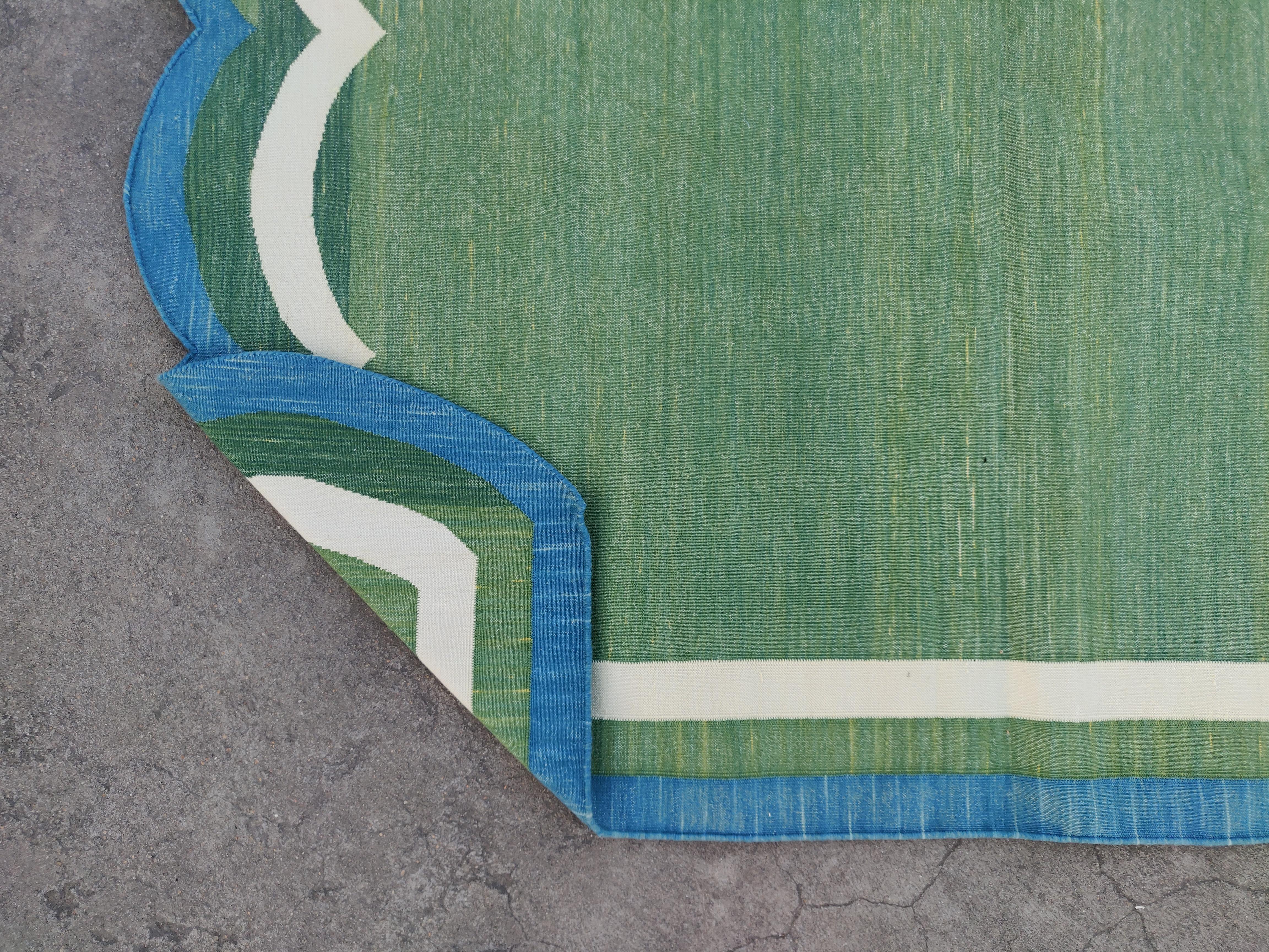 Handmade Cotton Area Flat Weave Rug, 5x8 Green And Blue Scalloped Stripe Dhurrie For Sale 2