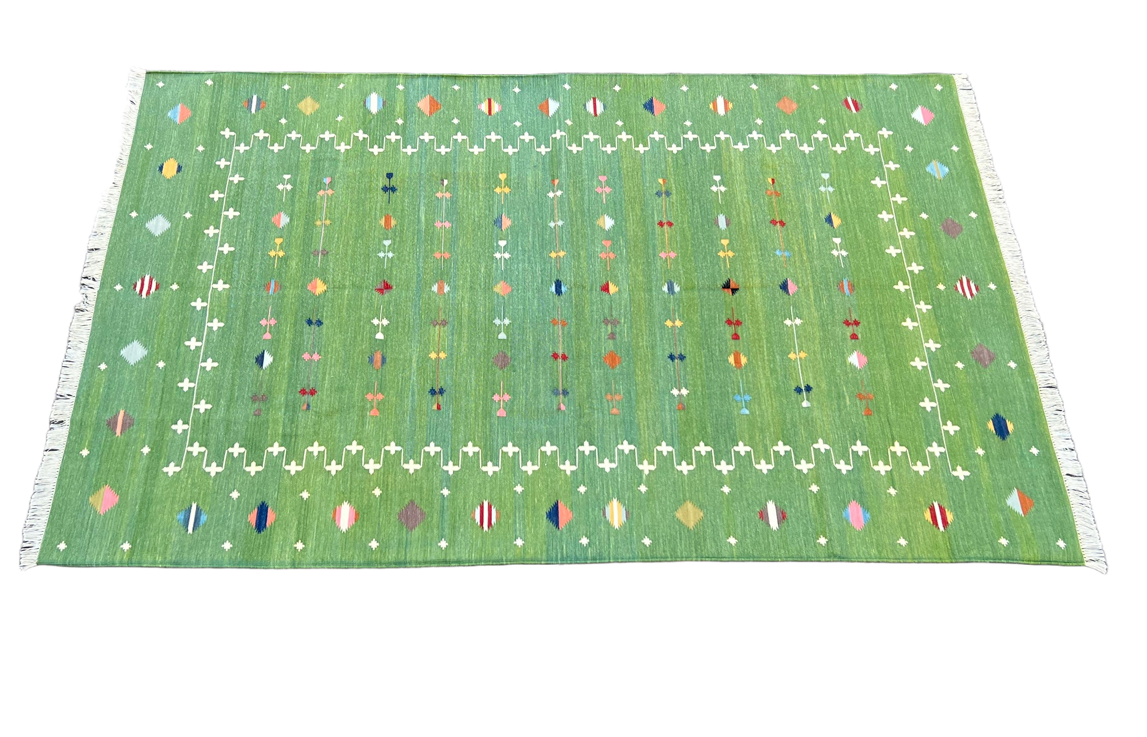 Tissé à la main Tapis Dhurrie indien à tissage plat fait à la main, 5x8 vert étoile de chasse en vente