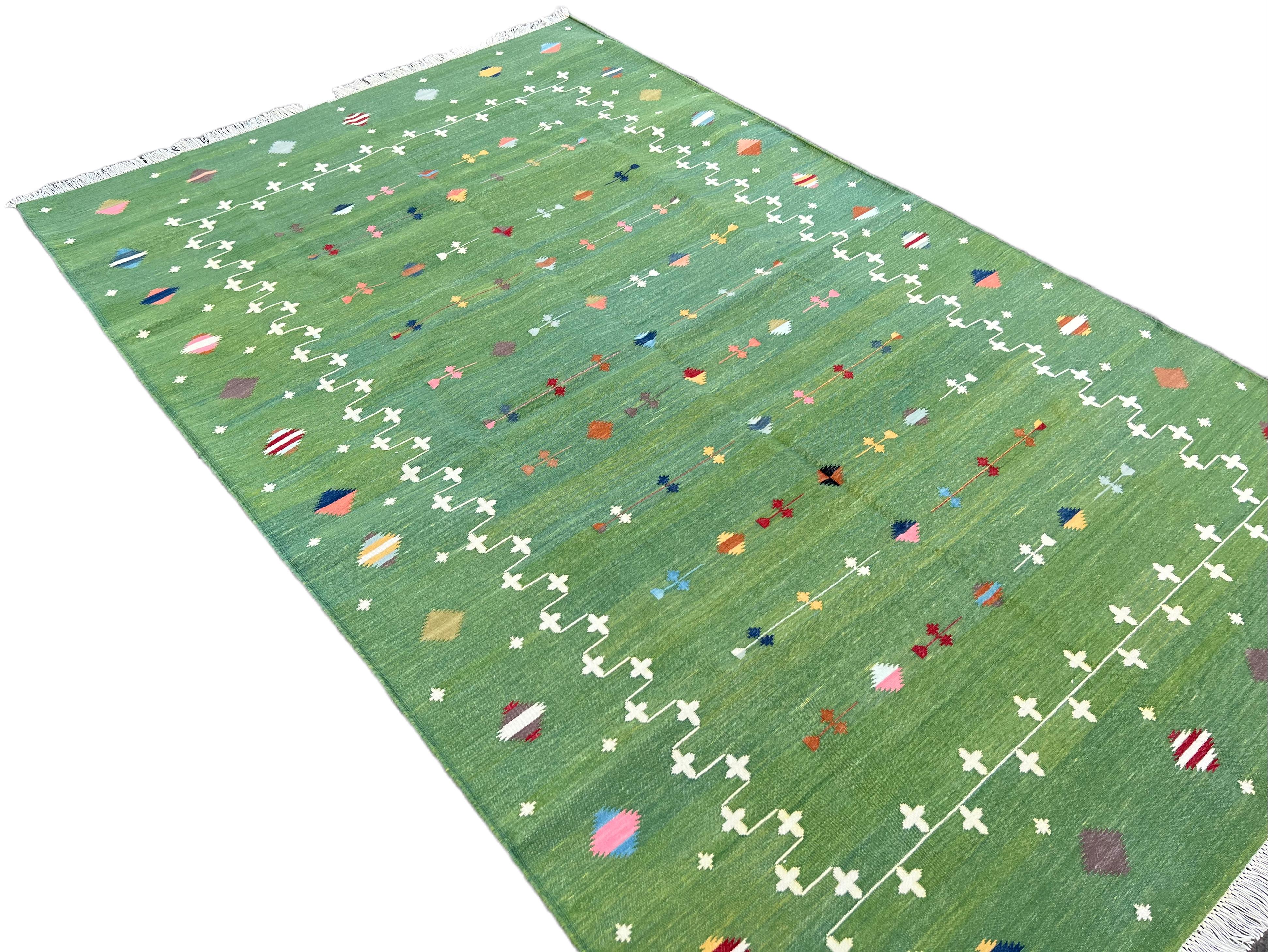 Tapis Dhurrie indien à tissage plat fait à la main, 5x8 vert étoile de chasse Neuf - En vente à Jaipur, IN