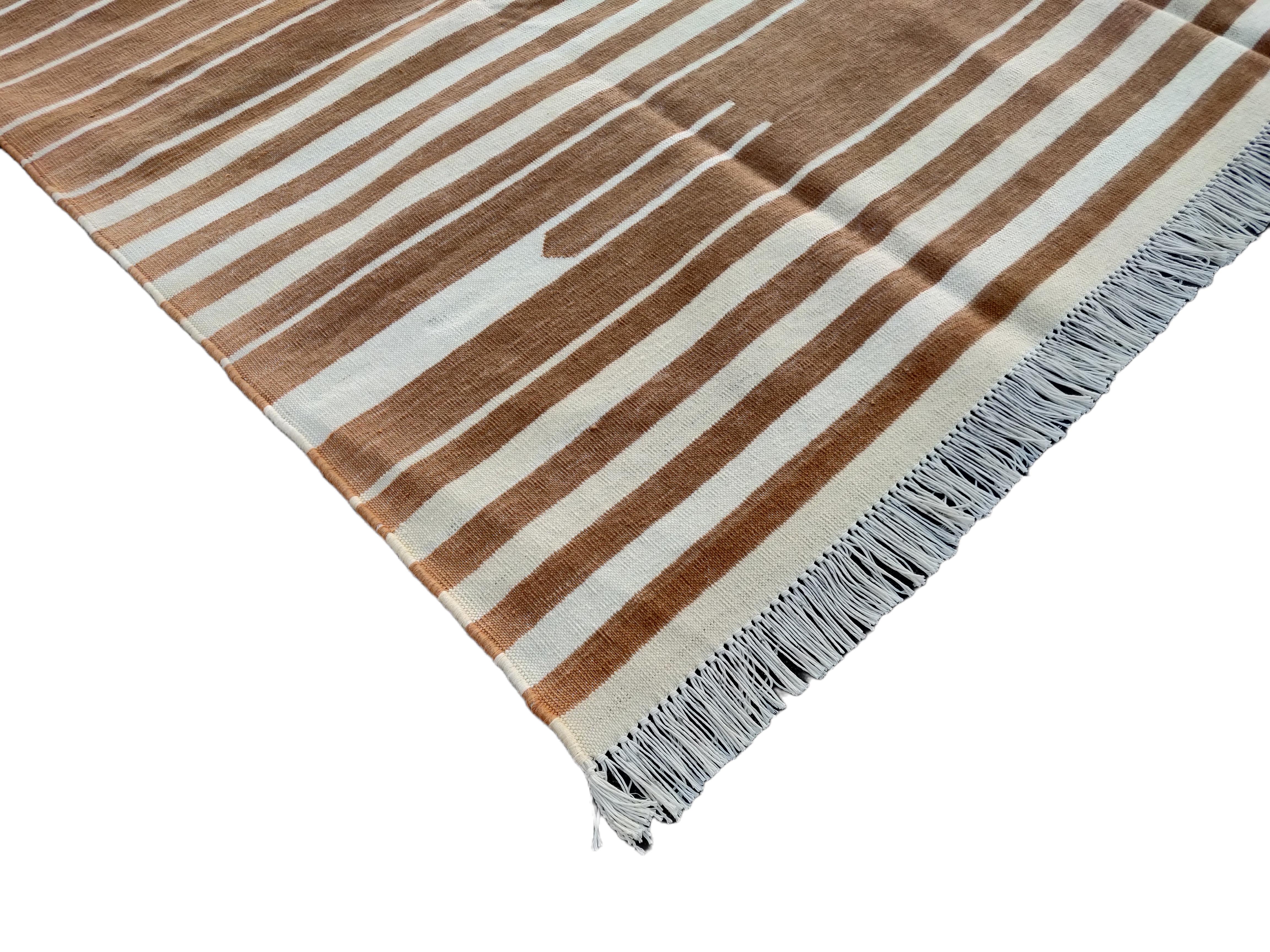 Mid-Century Modern Handmade Cotton Area Flat Weave Rug, 5x8 Tan And White Striped Indian Dhurrie For Sale